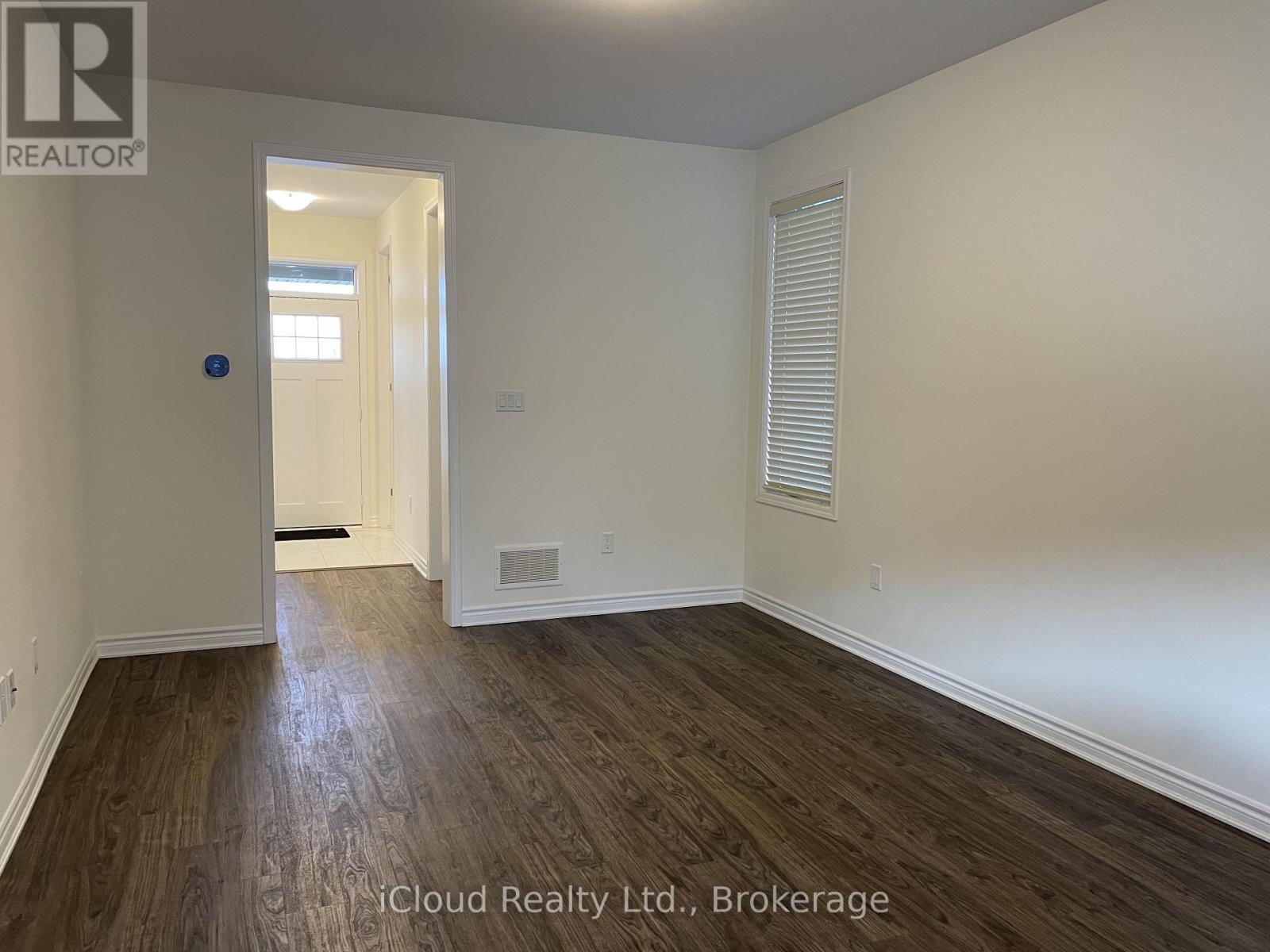 1360 Sycamore Gardens, Milton, Ontario  L9E 1R3 - Photo 9 - W12994106