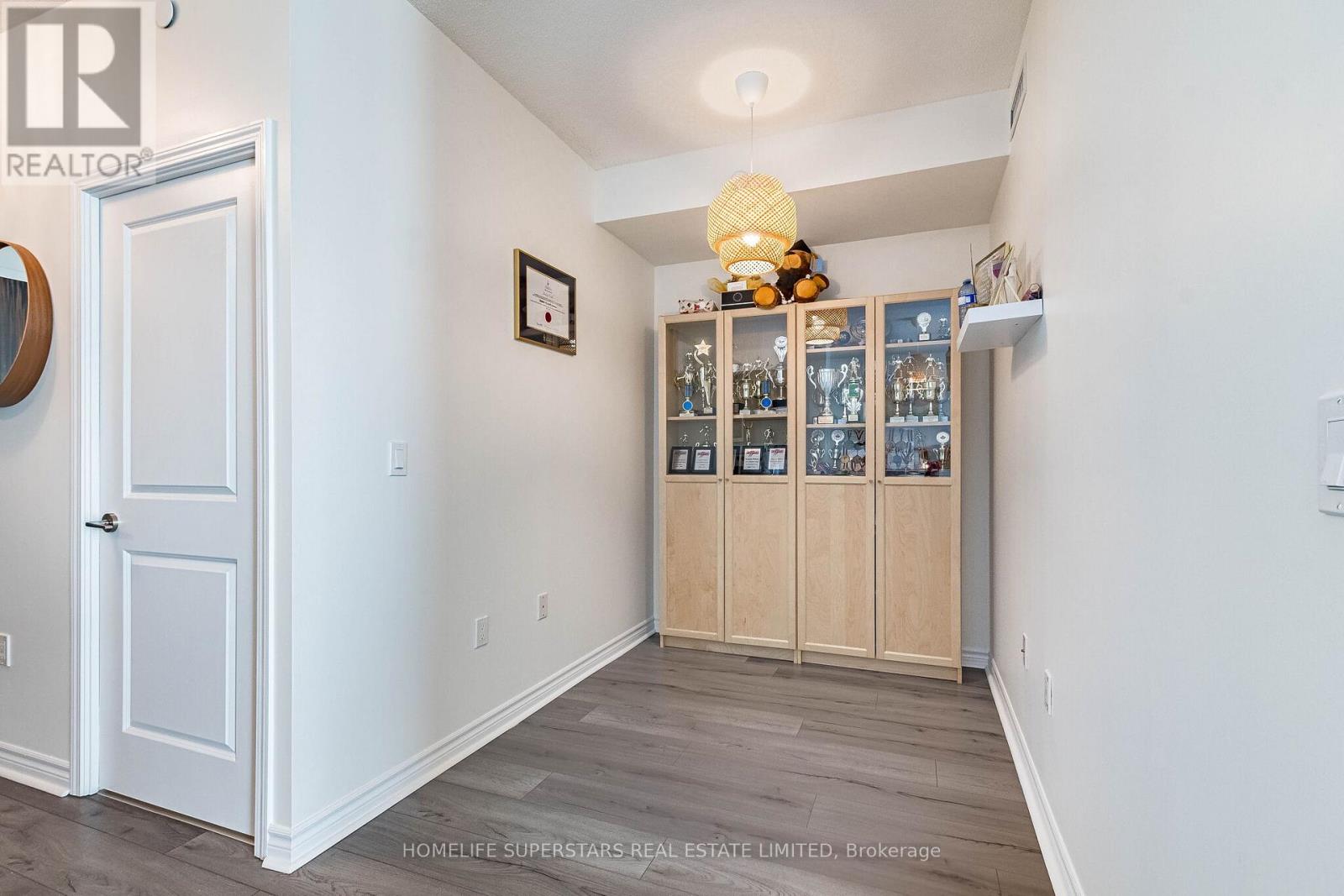 2208 - 349 Rathburn Road W, Mississauga, Ontario  L5B 0G1 - Photo 15 - W12994120