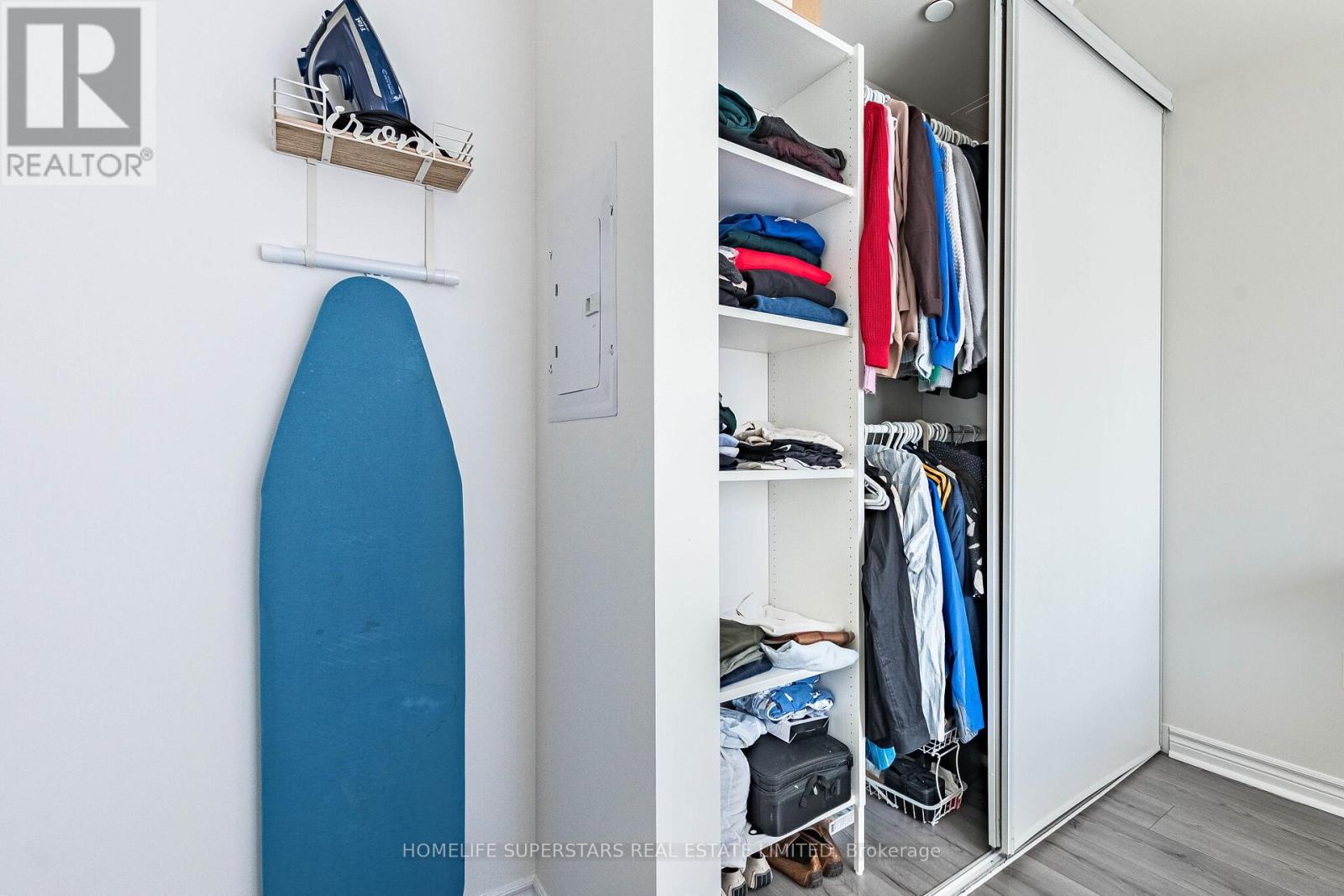 2208 - 349 Rathburn Road W, Mississauga, Ontario  L5B 0G1 - Photo 25 - W12994120