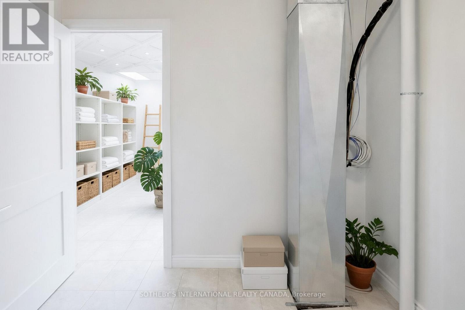 939 Lakeshore Road E, Mississauga, Ontario  L5E 1E3 - Photo 11 - W12994128