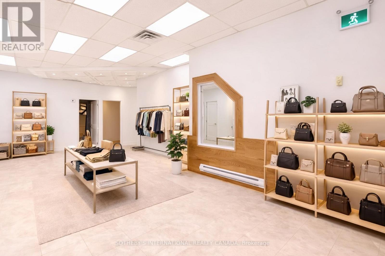 939 Lakeshore Road E, Mississauga, Ontario  L5E 1E3 - Photo 4 - W12994128