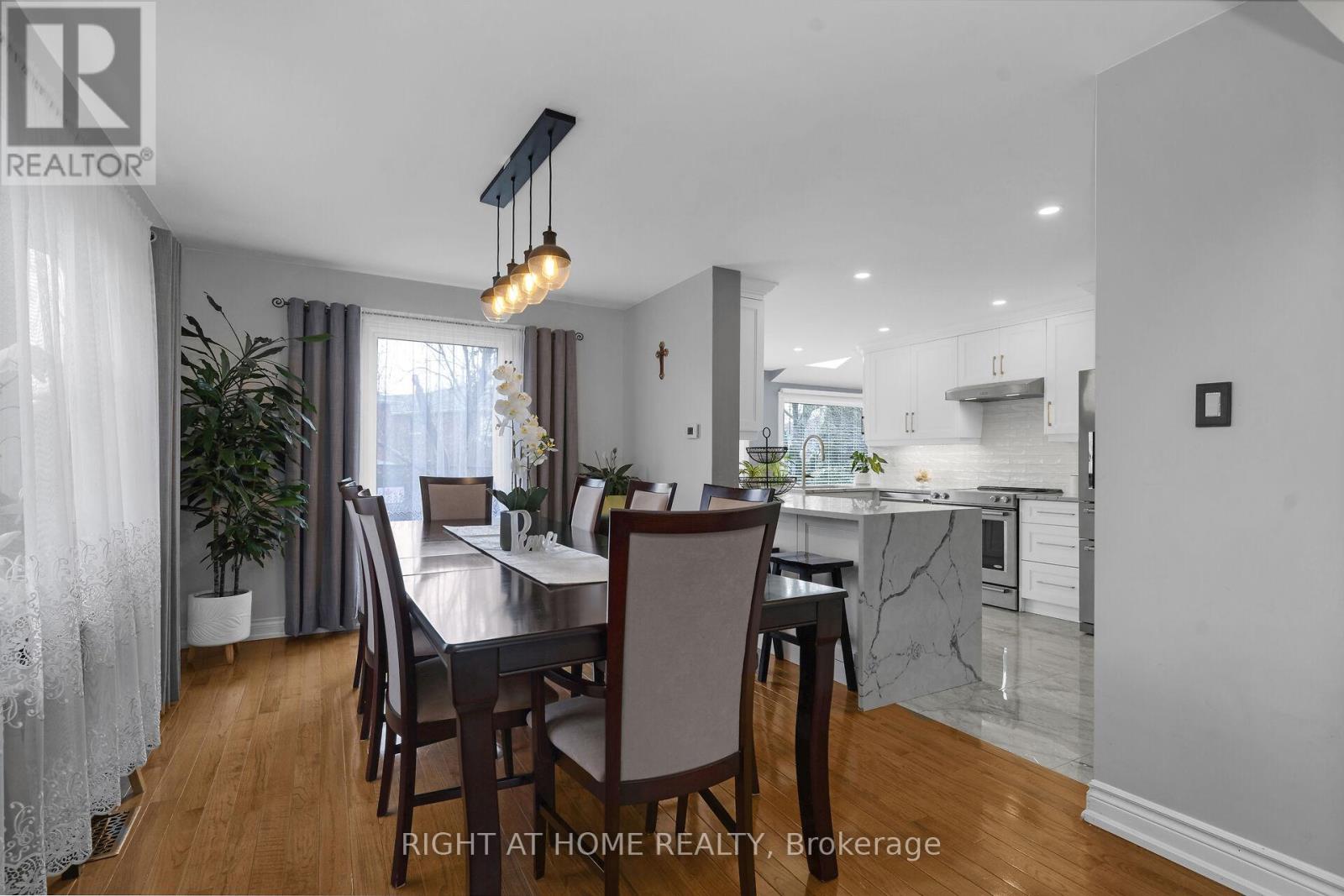 3038 Hillis Court, Mississauga, Ontario  L5N 5A4 - Photo 11 - W12994134