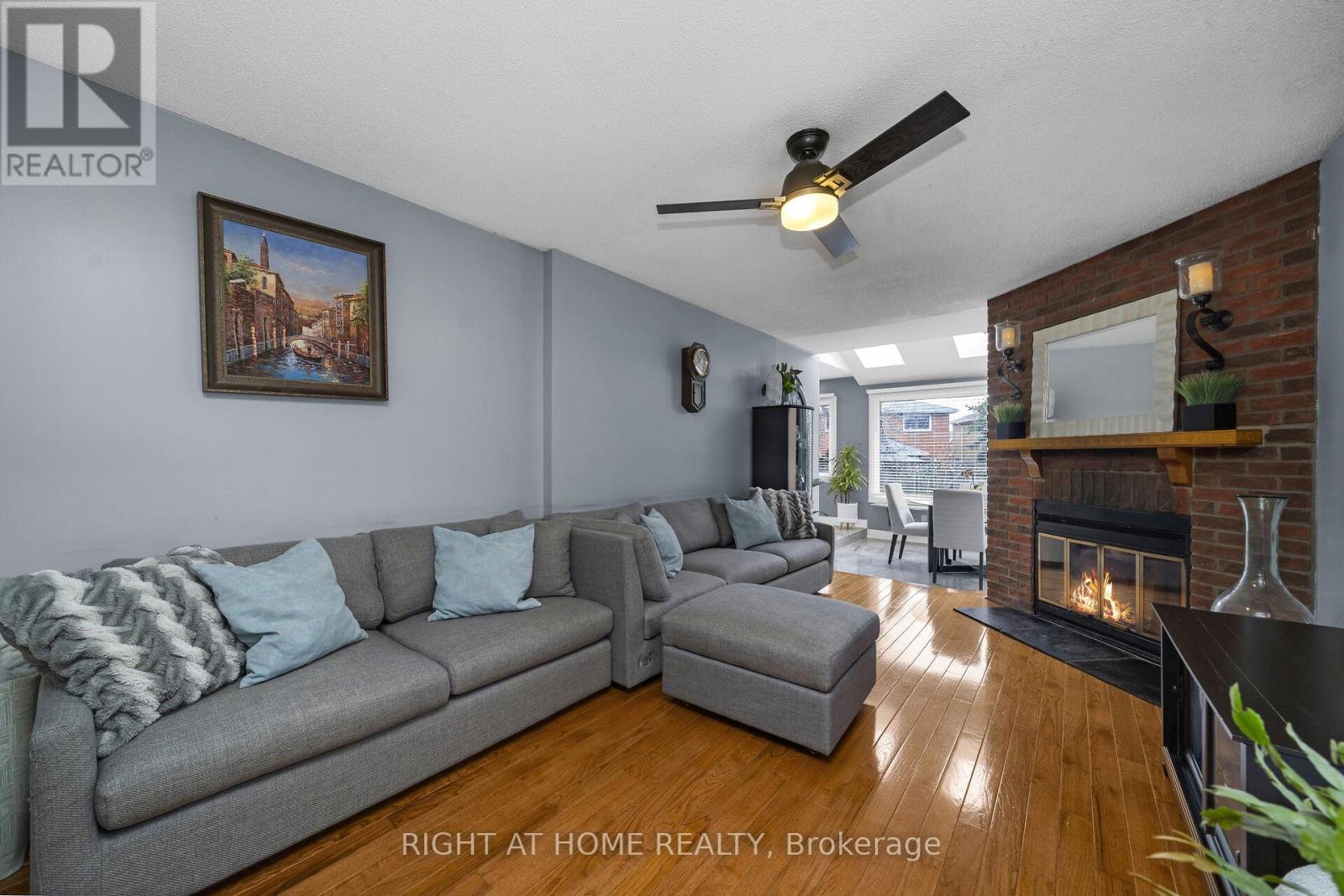 3038 Hillis Court, Mississauga, Ontario  L5N 5A4 - Photo 21 - W12994134