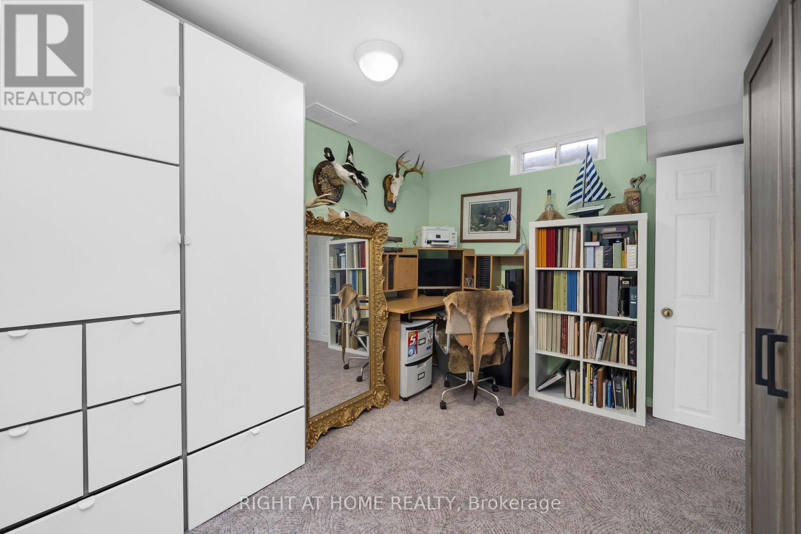 3038 Hillis Court, Mississauga, Ontario  L5N 5A4 - Photo 39 - W12994134