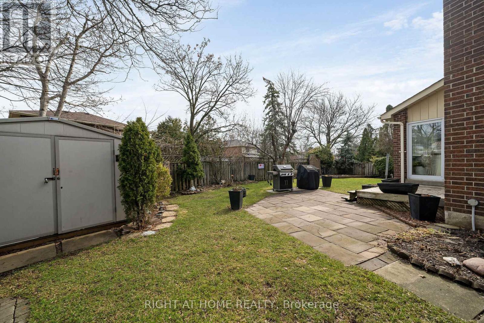 3038 Hillis Court, Mississauga, Ontario  L5N 5A4 - Photo 45 - W12994134