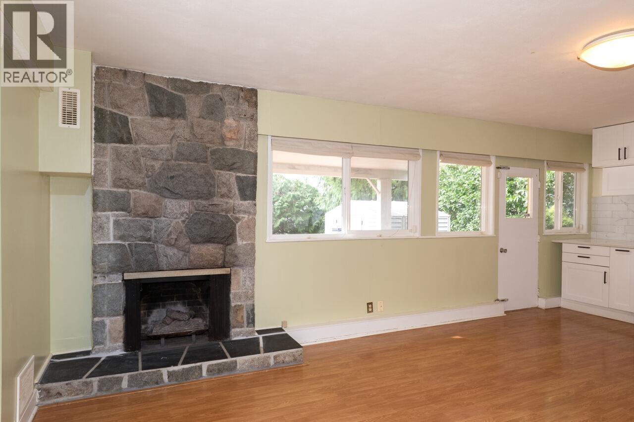 647 Blueridge Avenue, North Vancouver, British Columbia  V7R 2J4 - Photo 27 - R3110991