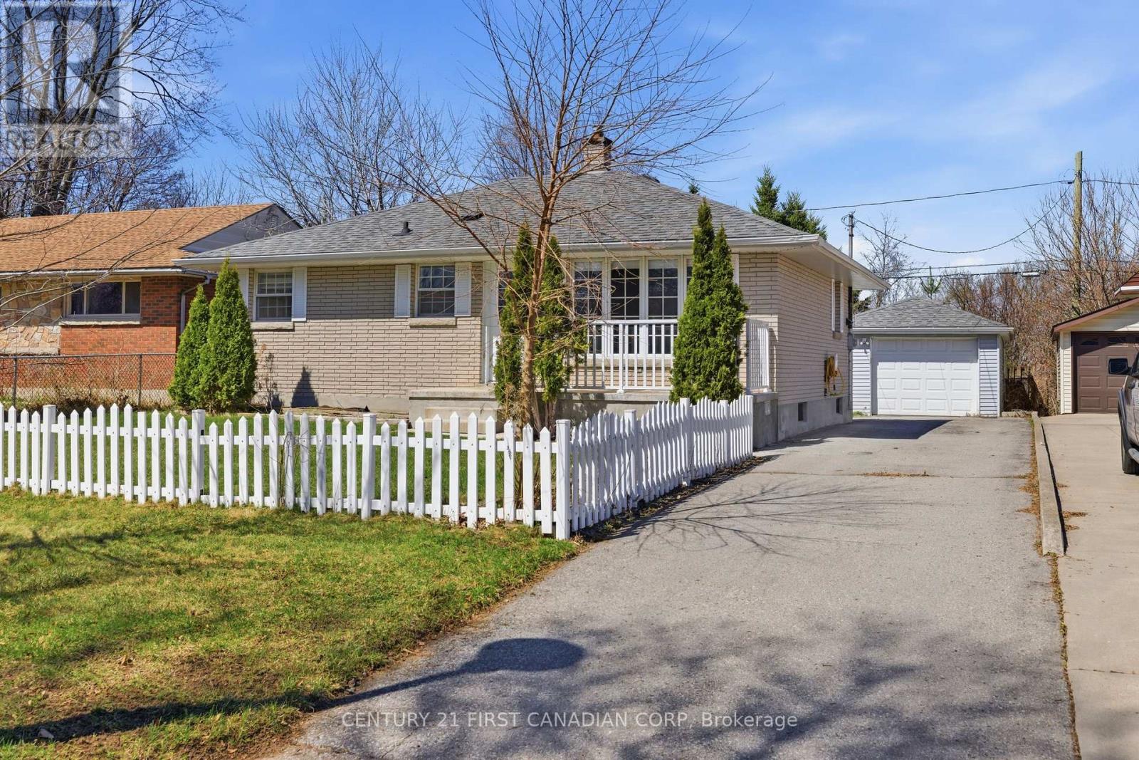 101 Jasper Crescent, London East, Ontario  N5W 1J9 - Photo 2 - X12994192