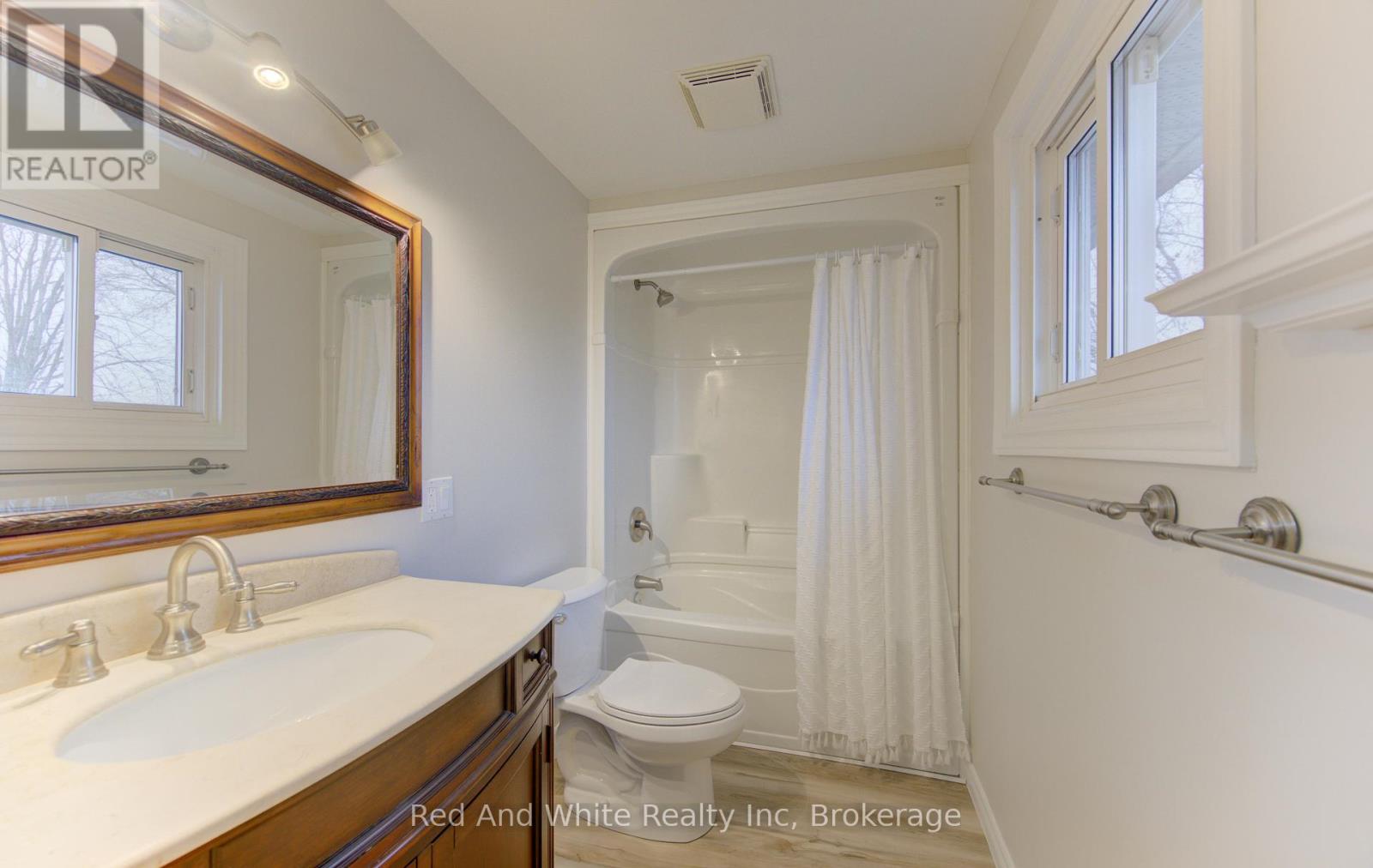 34 Forest Glen Court, Kitchener, Ontario  N2N 1E2 - Photo 17 - X12994152