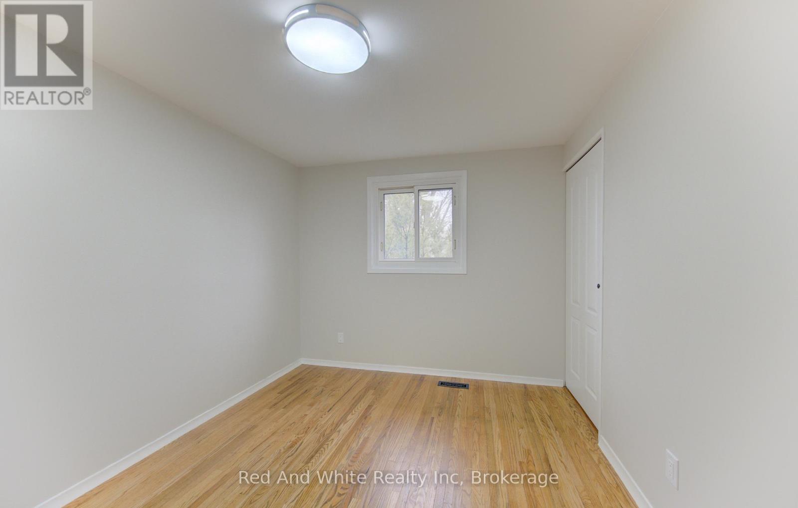 34 Forest Glen Court, Kitchener, Ontario  N2N 1E2 - Photo 23 - X12994152