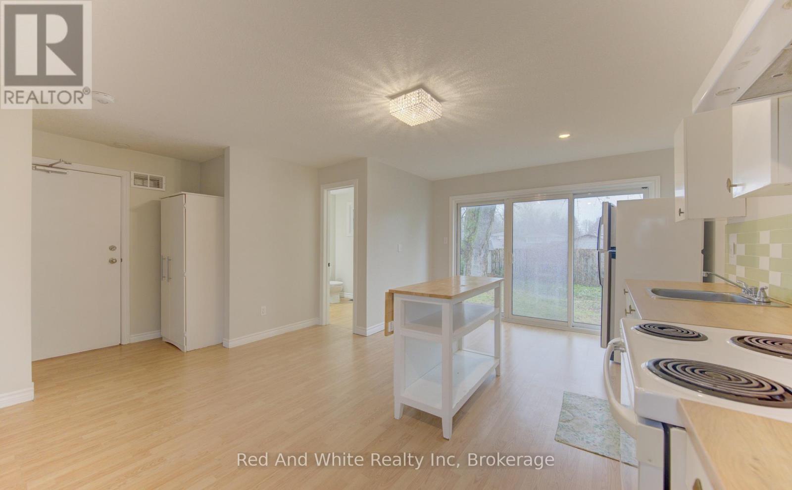 34 Forest Glen Court, Kitchener, Ontario  N2N 1E2 - Photo 25 - X12994152