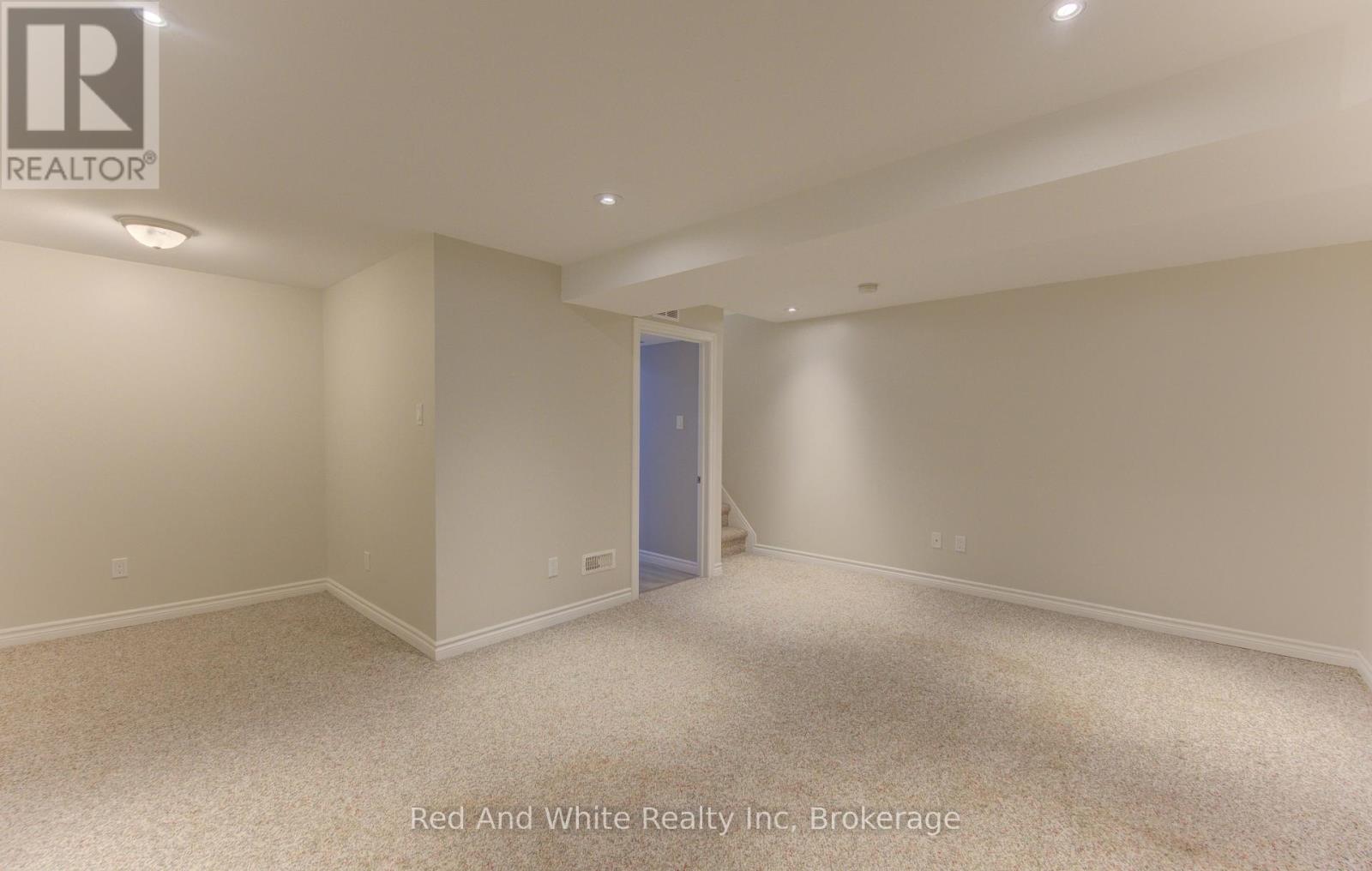 34 Forest Glen Court, Kitchener, Ontario  N2N 1E2 - Photo 32 - X12994152