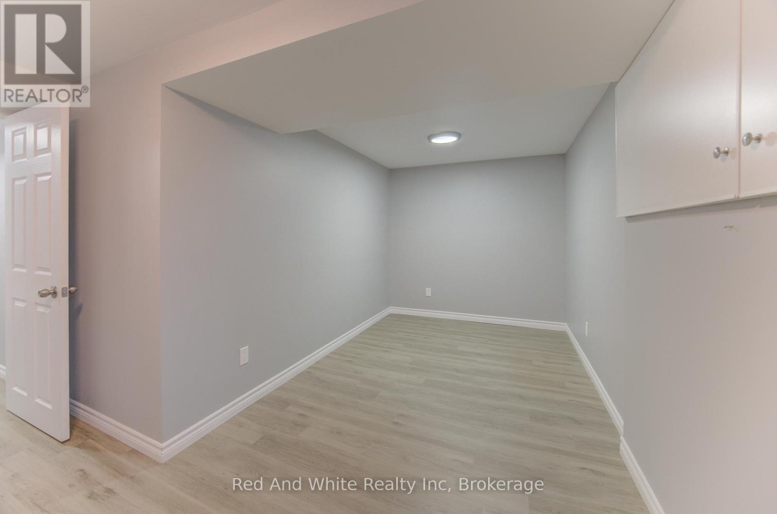 34 Forest Glen Court, Kitchener, Ontario  N2N 1E2 - Photo 37 - X12994152