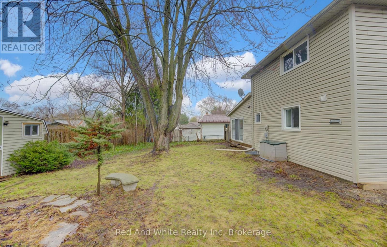 34 Forest Glen Court, Kitchener, Ontario  N2N 1E2 - Photo 41 - X12994152