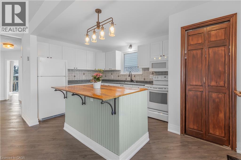 160 Graham Street, Fergus, Ontario  N1M 1B8 - Photo 3 - 40818080