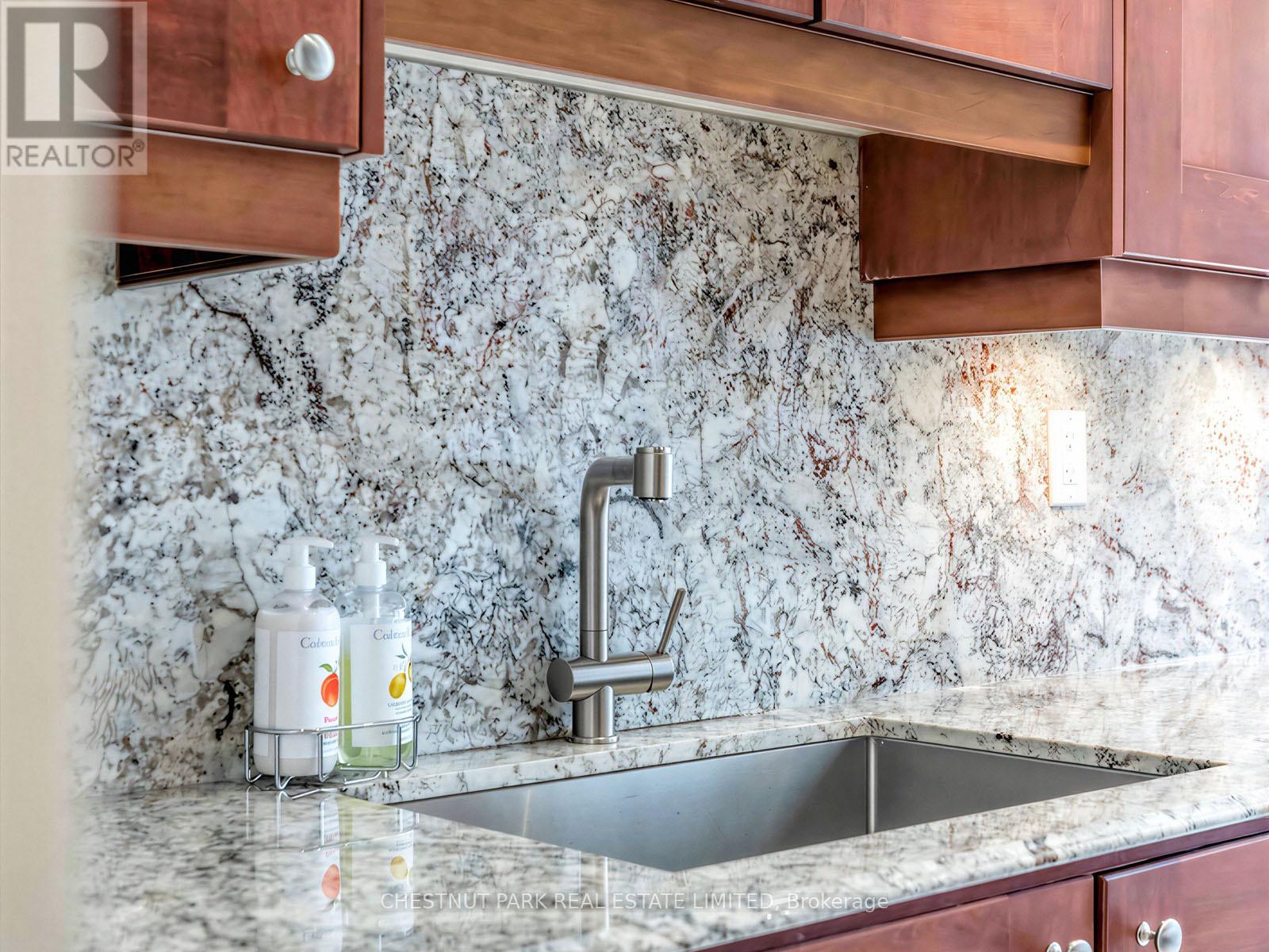 901 - 55 Delisle Avenue, Toronto, Ontario  M4V 1S8 - Photo 10 - C12994174