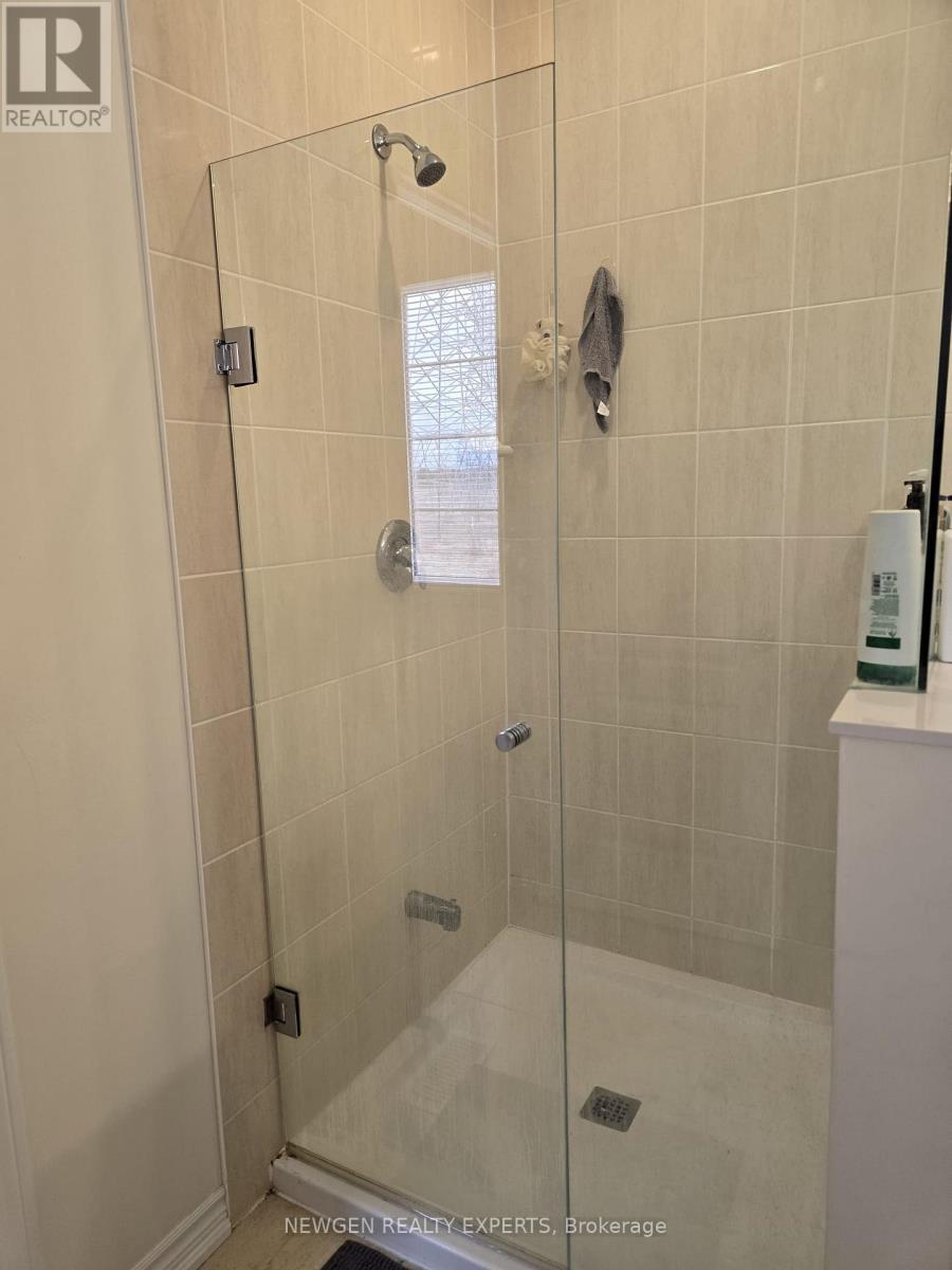 12 Cachia Lane, Ajax, Ontario  L1T 0P8 - Photo 11 - E12994184