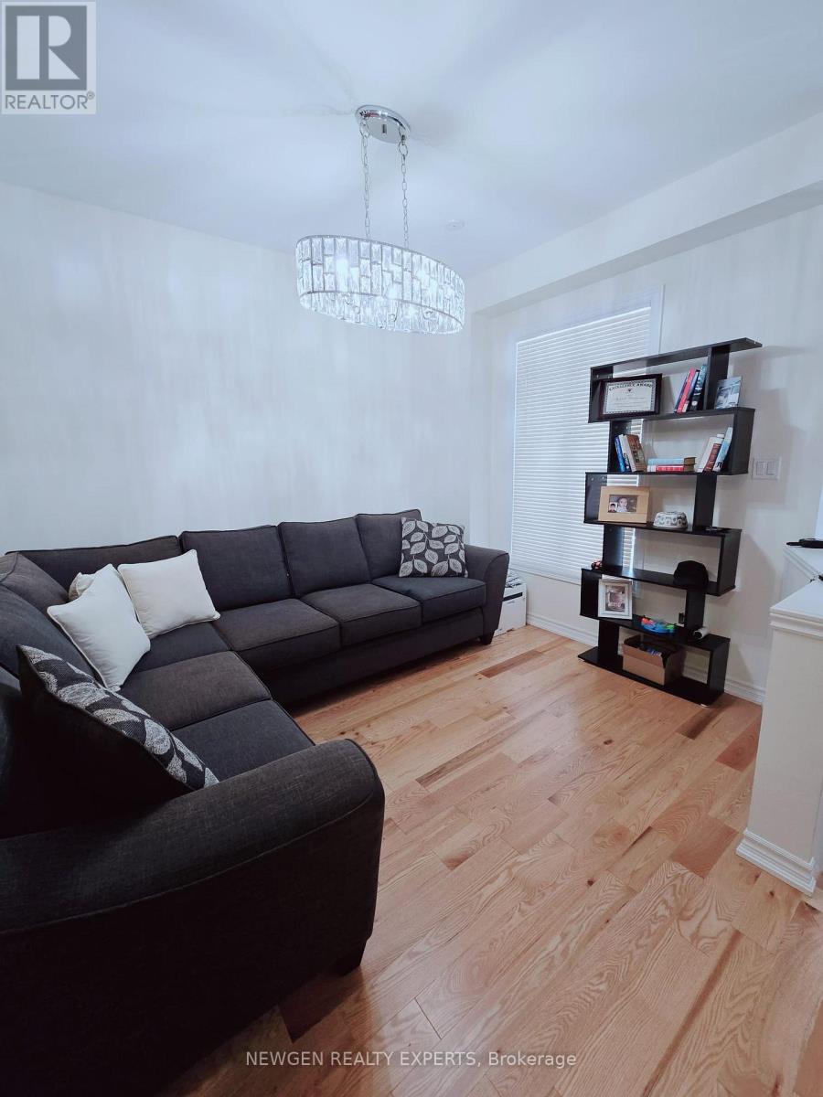 12 Cachia Lane, Ajax, Ontario  L1T 0P8 - Photo 3 - E12994184