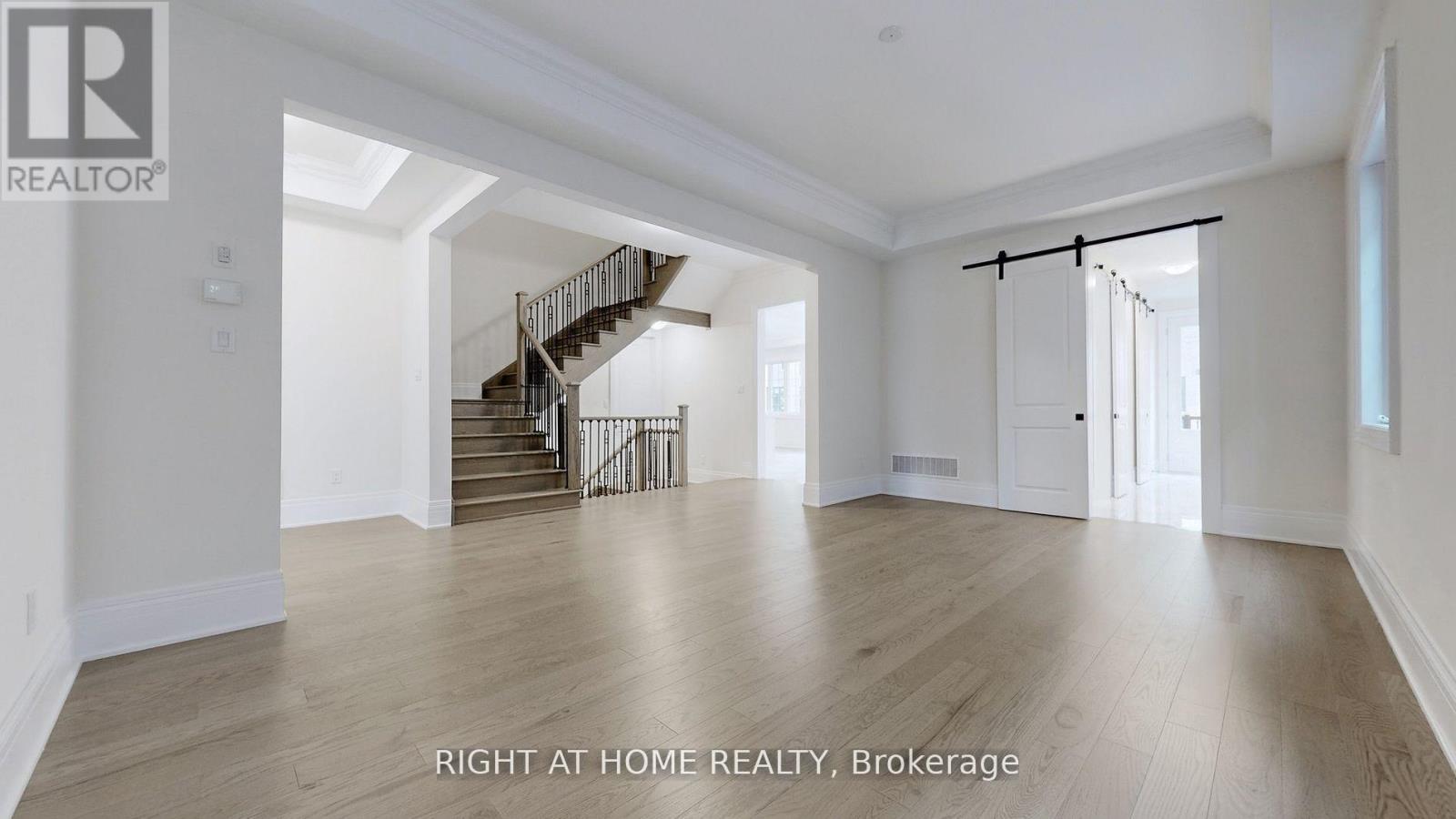 7 Adario Crescent, Vaughan, Ontario  L3L 0G3 - Photo 11 - N12994140