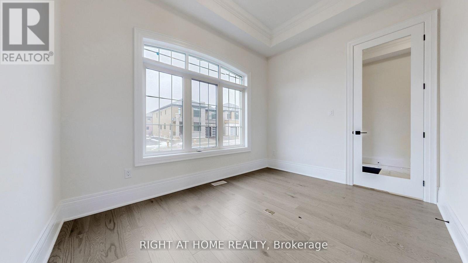 7 Adario Crescent, Vaughan, Ontario  L3L 0G3 - Photo 13 - N12994140