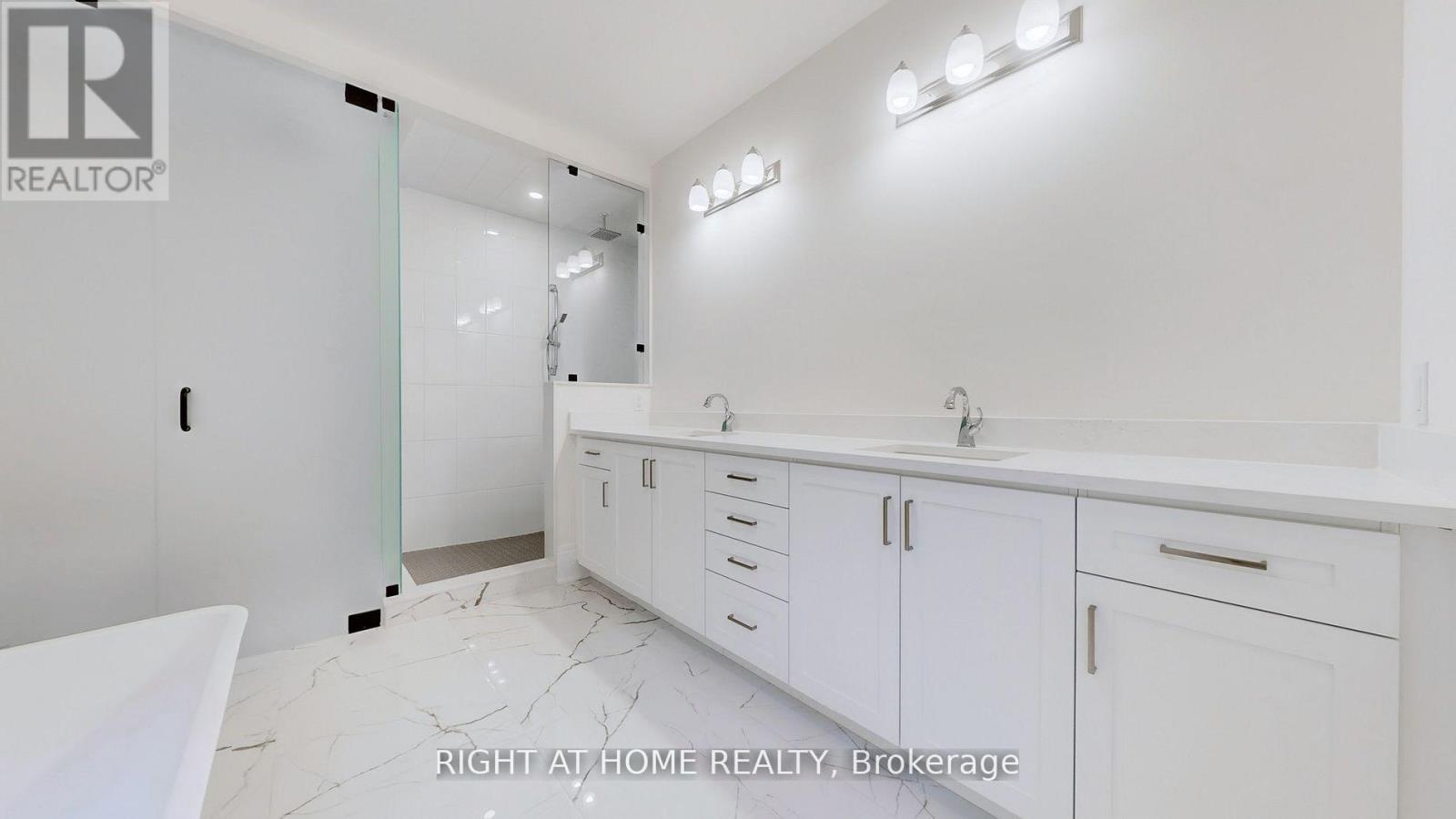 7 Adario Crescent, Vaughan, Ontario  L3L 0G3 - Photo 23 - N12994140