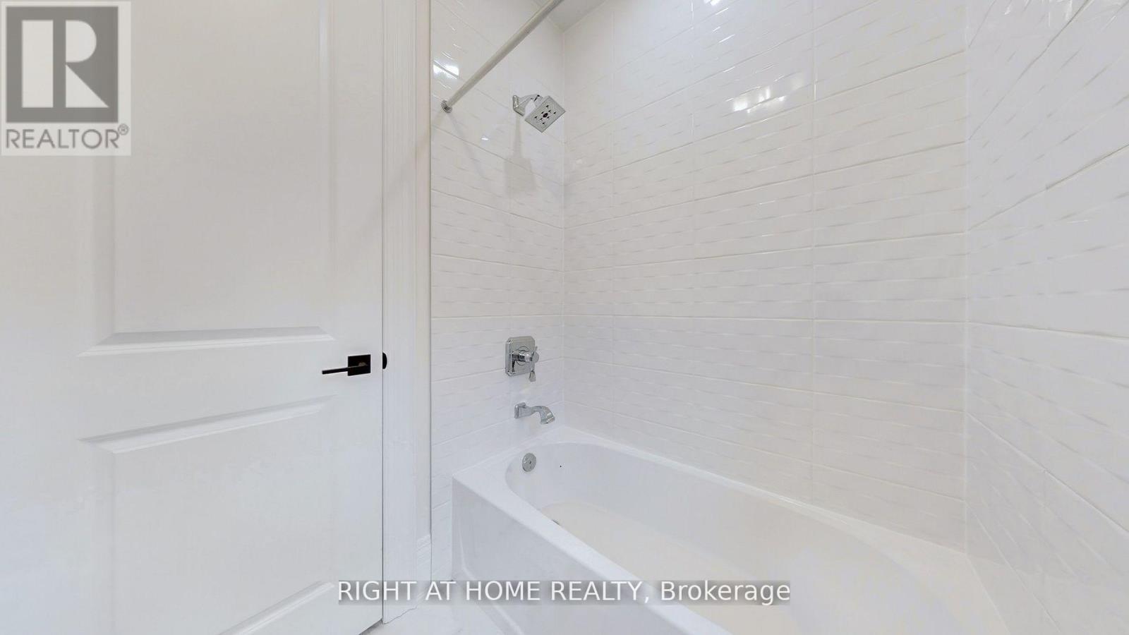 7 Adario Crescent, Vaughan, Ontario  L3L 0G3 - Photo 34 - N12994140