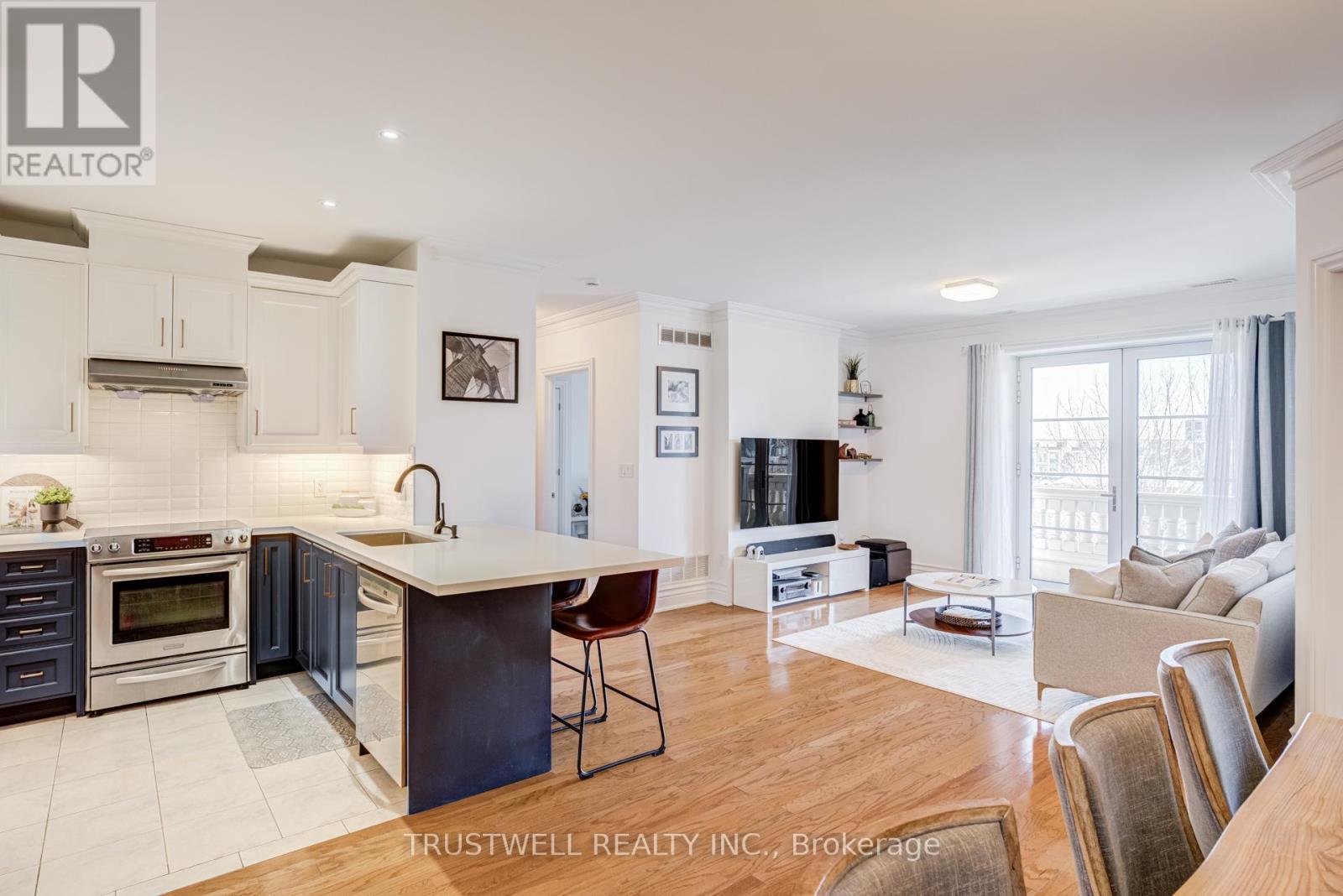 303 - 1 Verclaire Gate, Markham, Ontario  L3R 8N1 - Photo 4 - N12994144