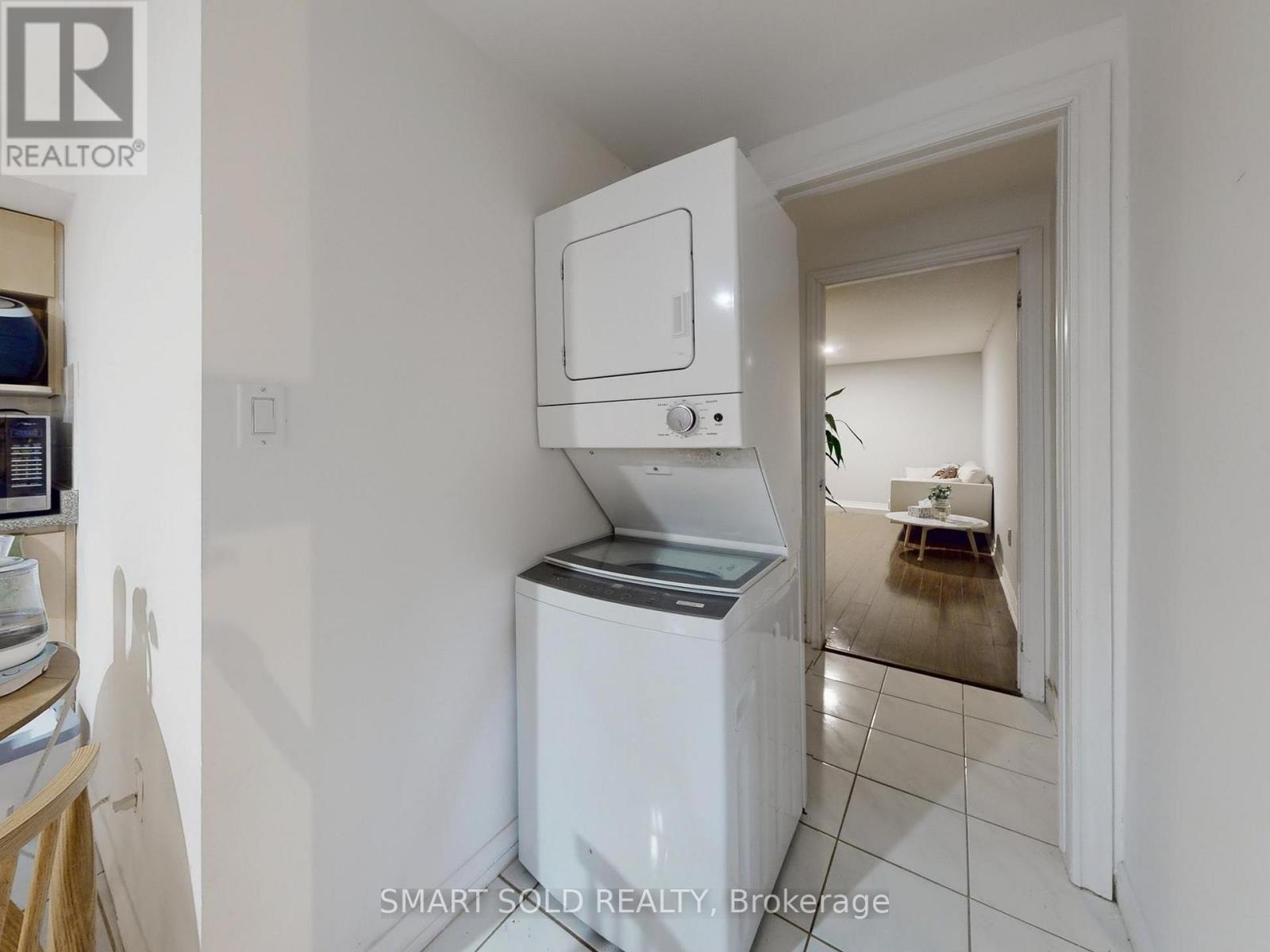 24 Normandy Crescent, Richmond Hill, Ontario  L4C 8L8 - Photo 37 - N12994150