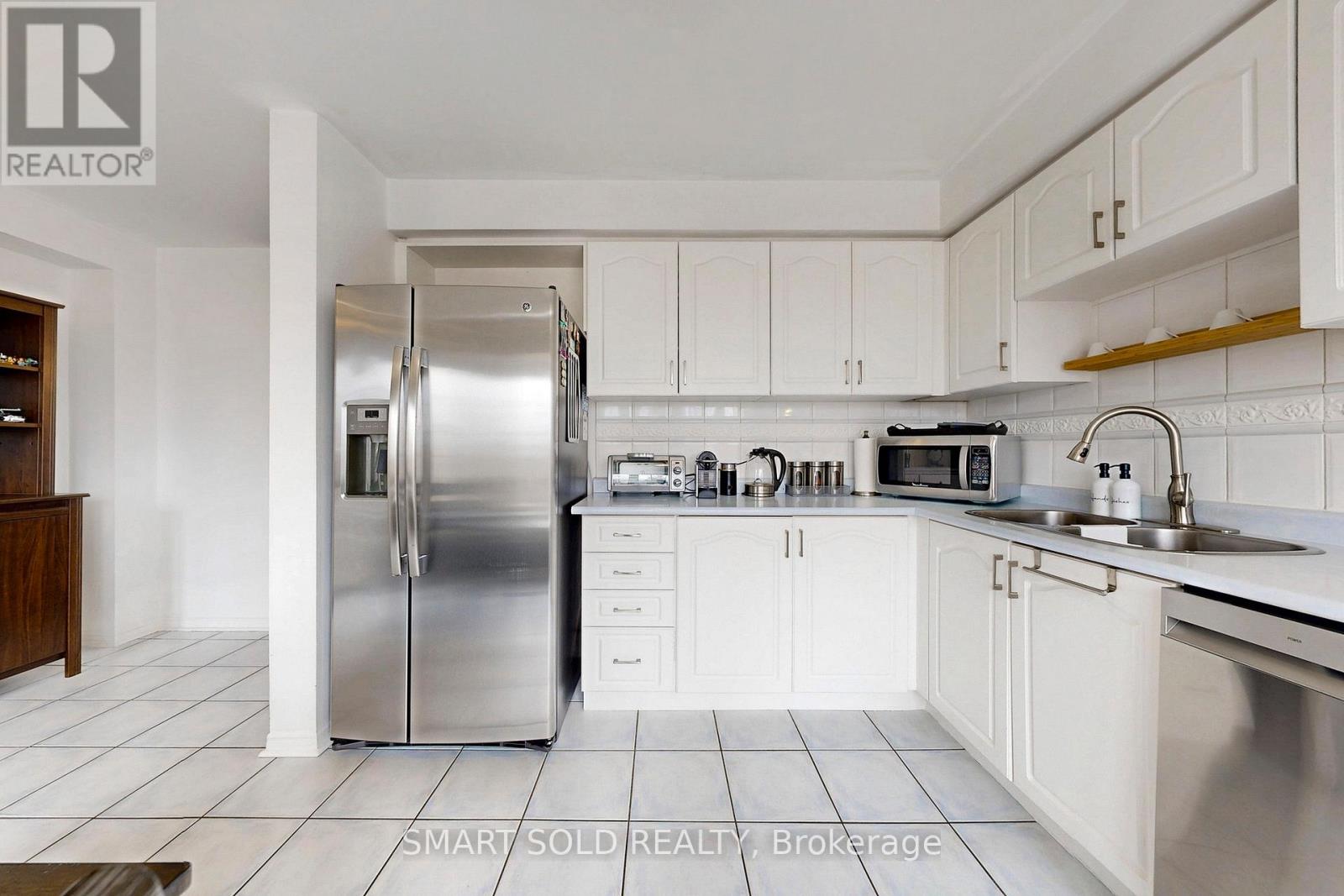 299 Yellowood Circle, Vaughan, Ontario  L4J 8L8 - Photo 17 - N12994158