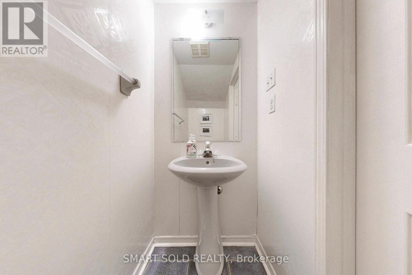 299 Yellowood Circle, Vaughan, Ontario  L4J 8L8 - Photo 21 - N12994158