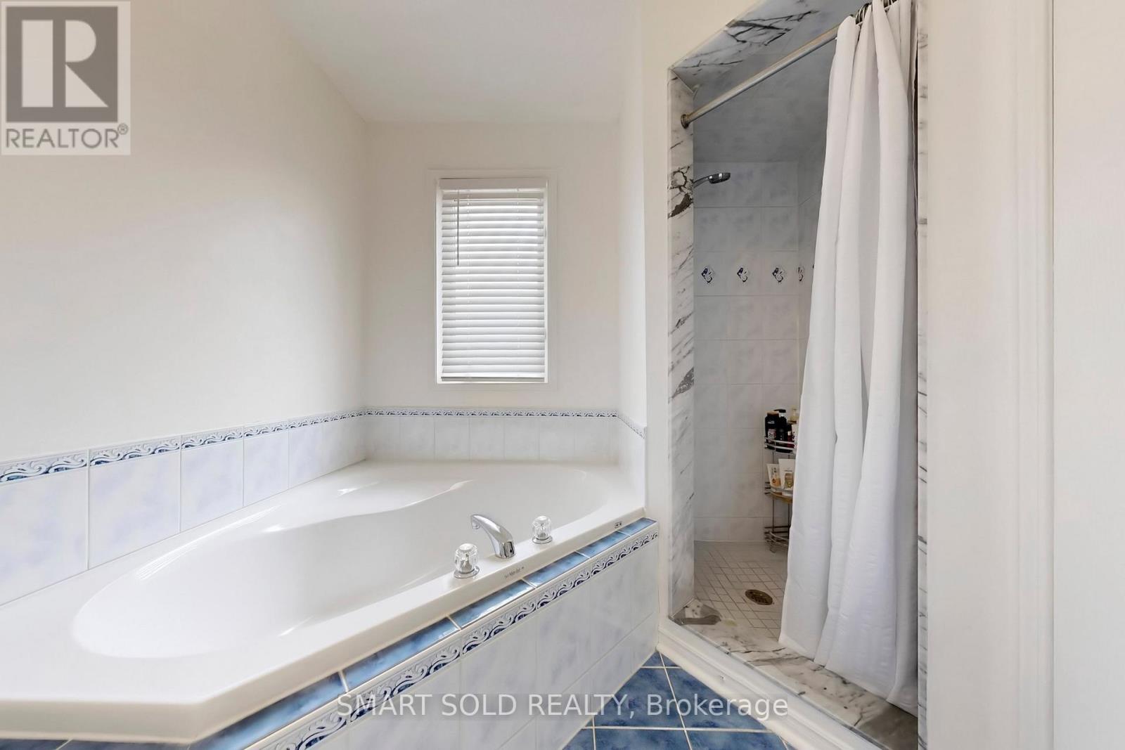 299 Yellowood Circle, Vaughan, Ontario  L4J 8L8 - Photo 28 - N12994158