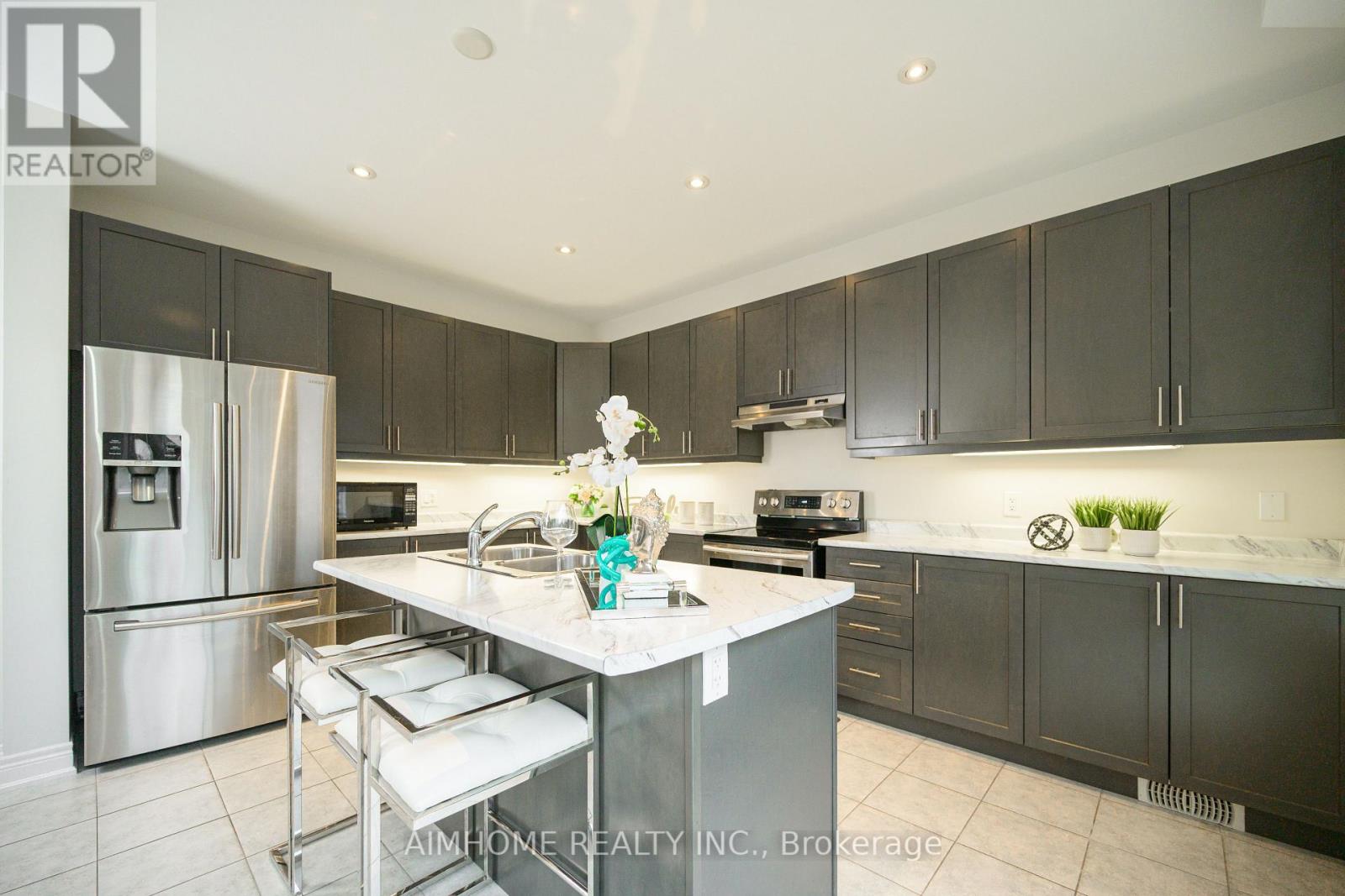 3 Jericho Avenue, Georgina, Ontario  L4P 0G9 - Photo 13 - N12994180