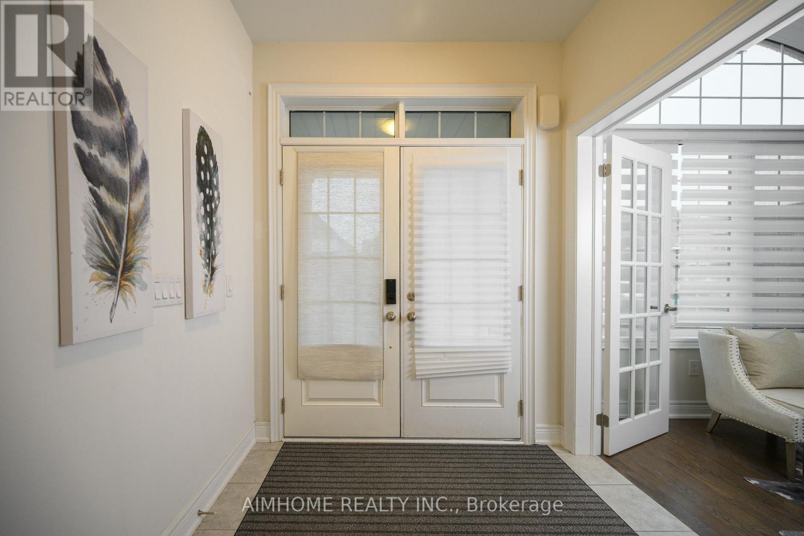 3 Jericho Avenue, Georgina, Ontario  L4P 0G9 - Photo 2 - N12994180