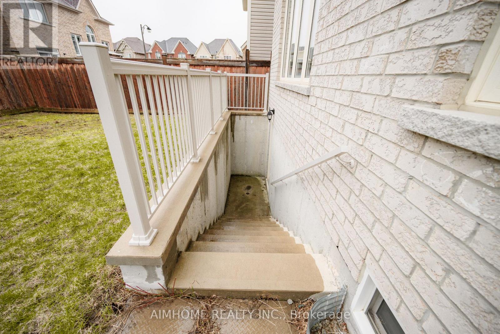 3 Jericho Avenue, Georgina, Ontario  L4P 0G9 - Photo 38 - N12994180