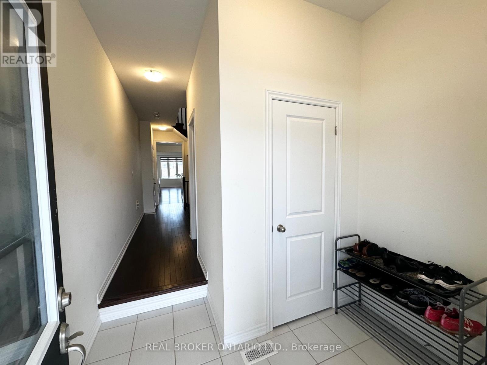 185 Hayrake Street, Brampton, Ontario  L6Z 0K4 - Photo 2 - W12994154