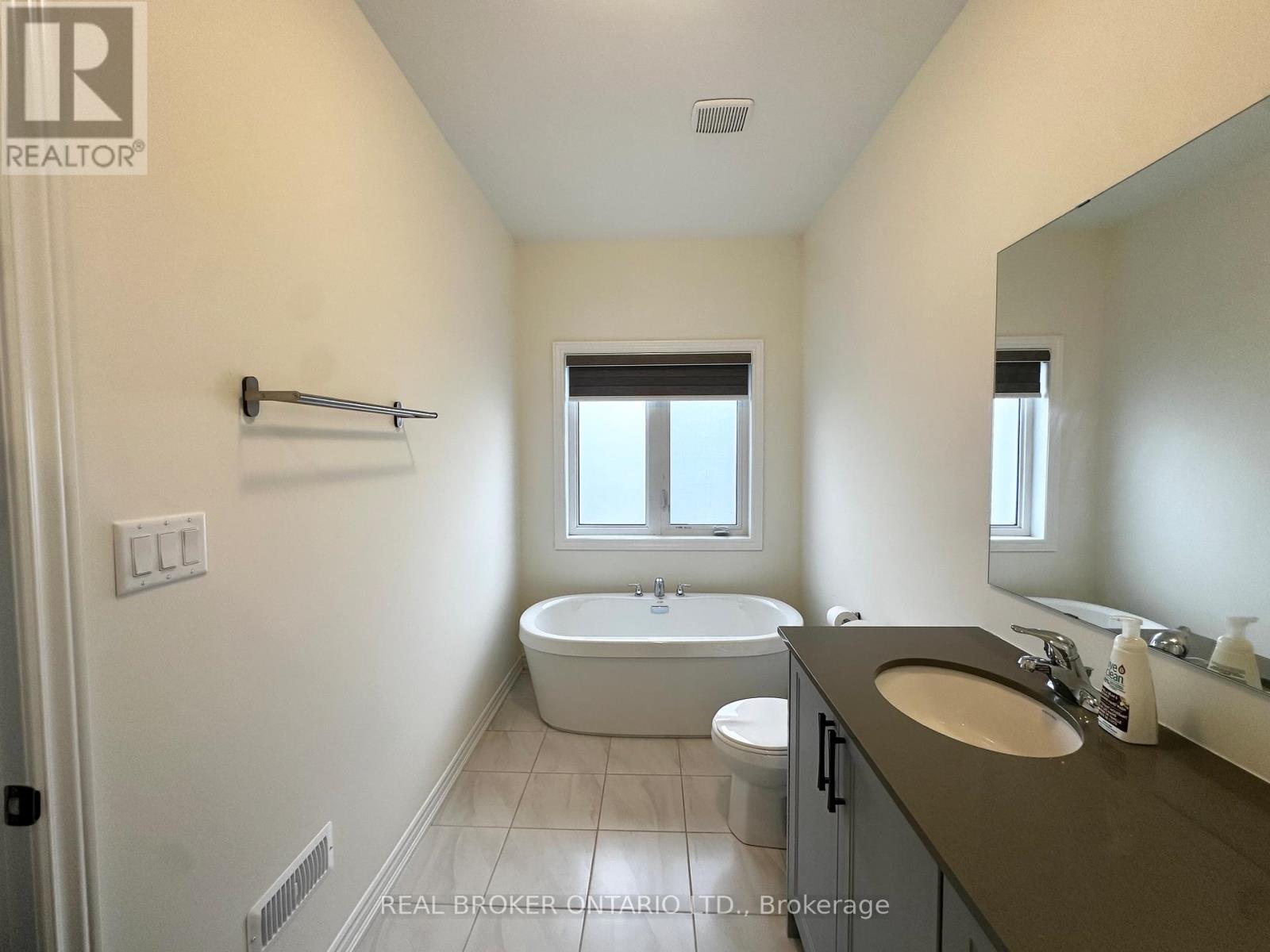 185 Hayrake Street, Brampton, Ontario  L6Z 0K4 - Photo 22 - W12994154