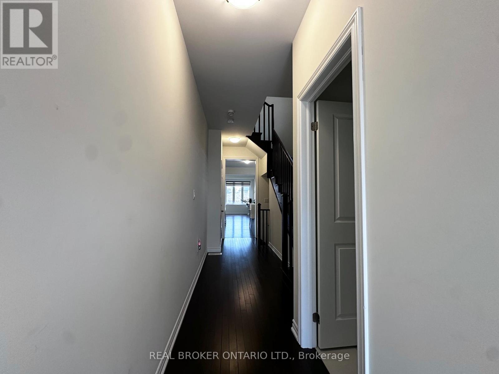 185 Hayrake Street, Brampton, Ontario  L6Z 0K4 - Photo 3 - W12994154