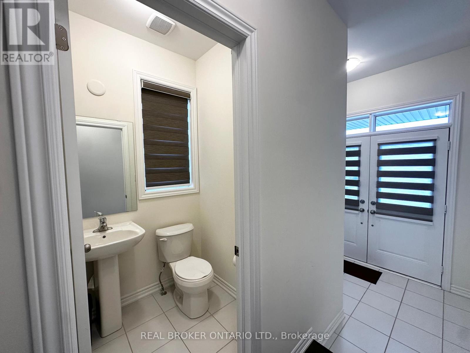 185 Hayrake Street, Brampton, Ontario  L6Z 0K4 - Photo 4 - W12994154