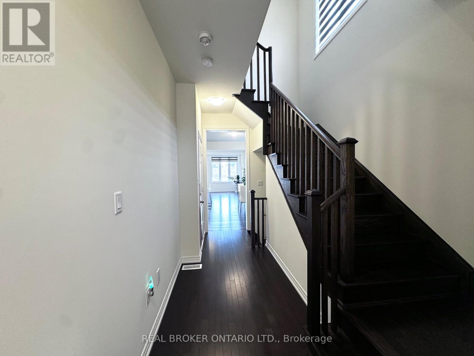 185 Hayrake Street, Brampton, Ontario  L6Z 0K4 - Photo 5 - W12994154