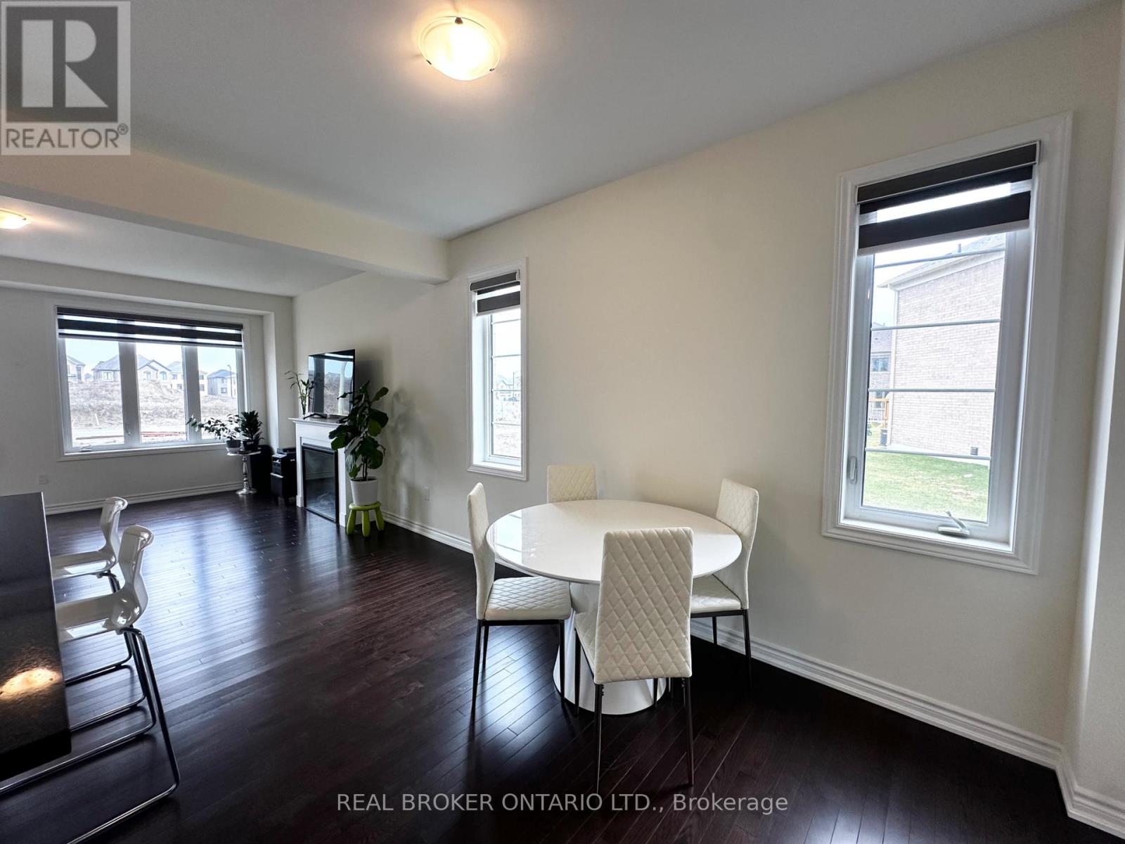 185 Hayrake Street, Brampton, Ontario  L6Z 0K4 - Photo 7 - W12994154