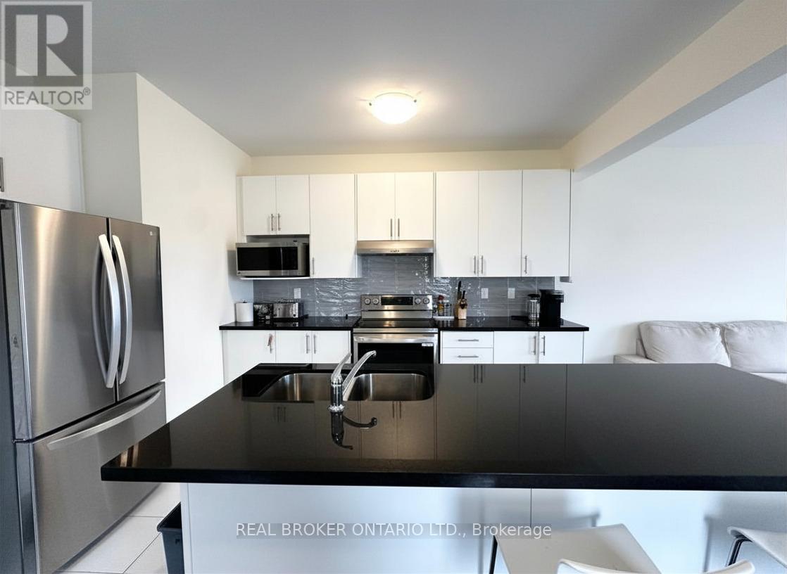 185 Hayrake Street, Brampton, Ontario  L6Z 0K4 - Photo 8 - W12994154