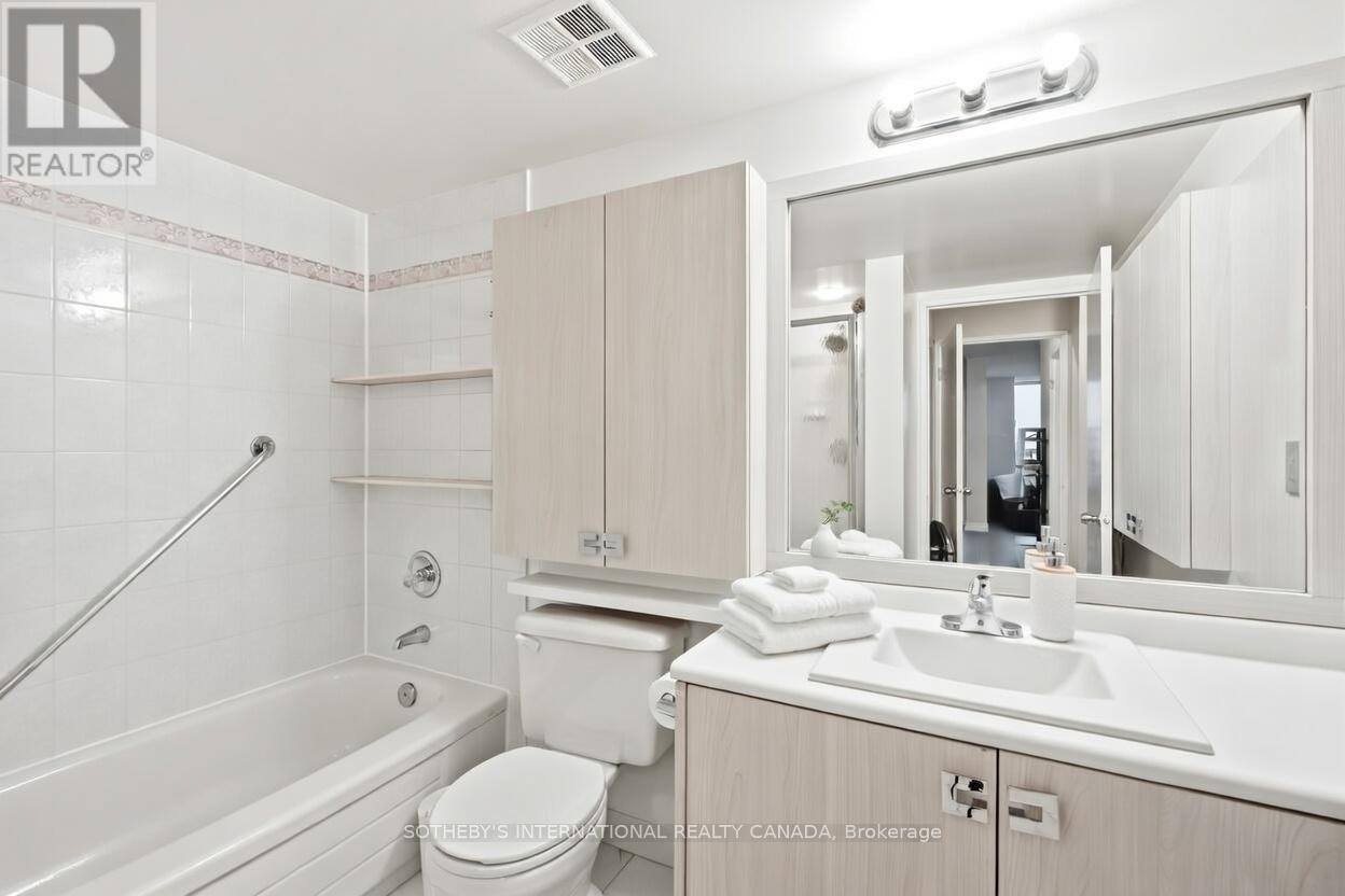 1512 - 75 King Street E, Mississauga, Ontario  L5A 4G5 - Photo 16 - W12994172