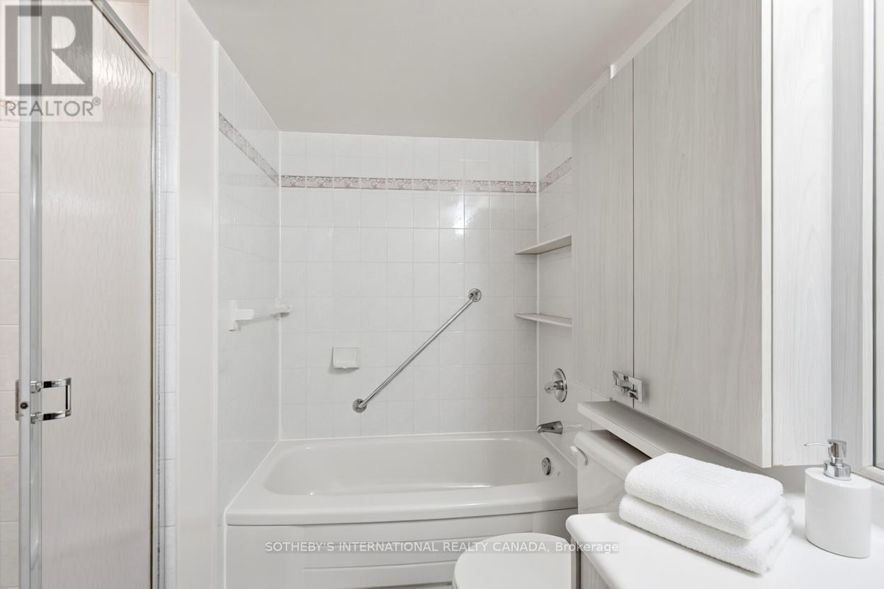 1512 - 75 King Street E, Mississauga, Ontario  L5A 4G5 - Photo 17 - W12994172