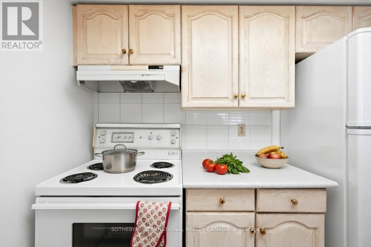 1609 - 75 King Street E, Mississauga, Ontario  L5A 4G5 - Photo 12 - W12994182