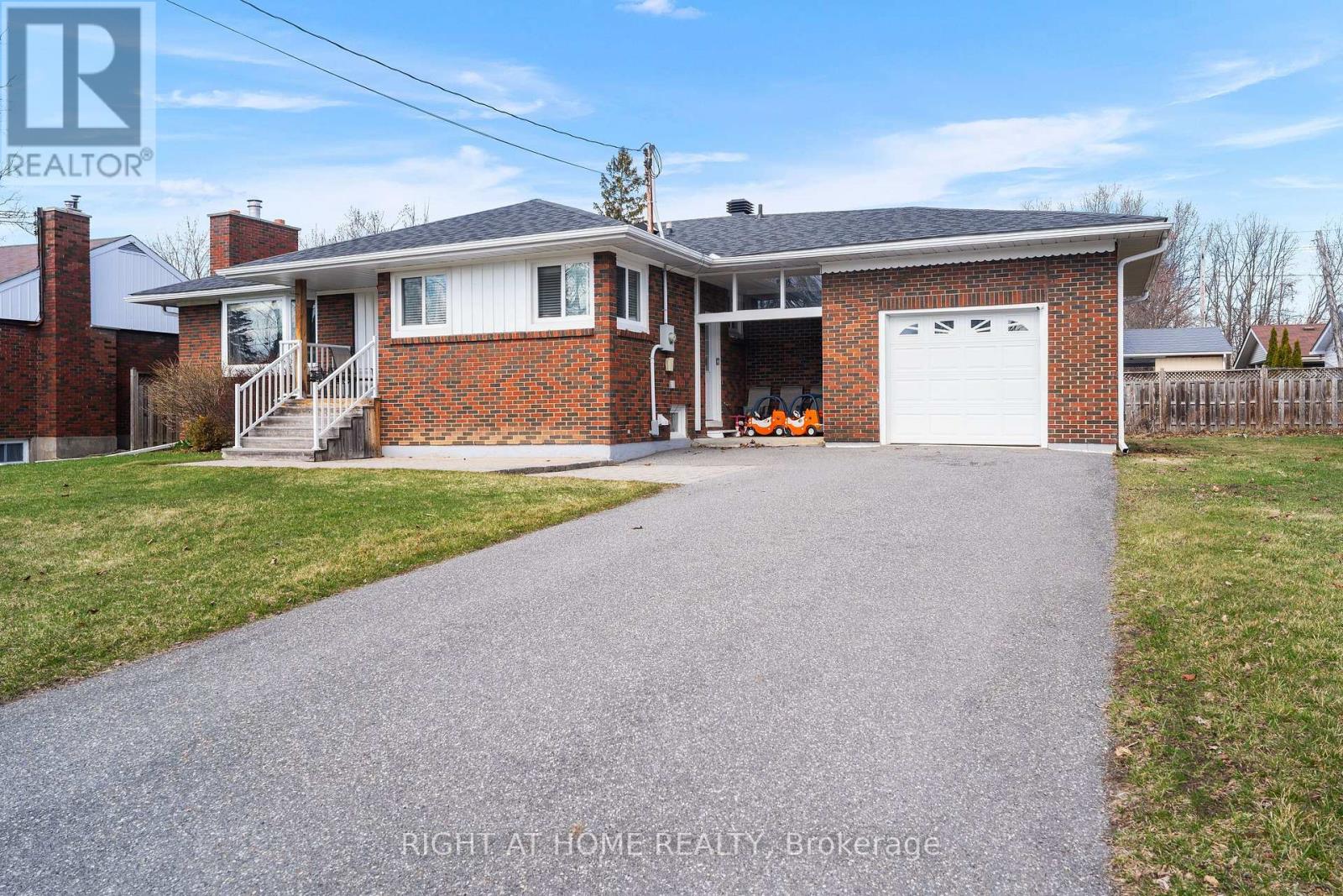 1307 Princess Street, Cornwall, Ontario  K6J 1S4 - Photo 3 - X12994142