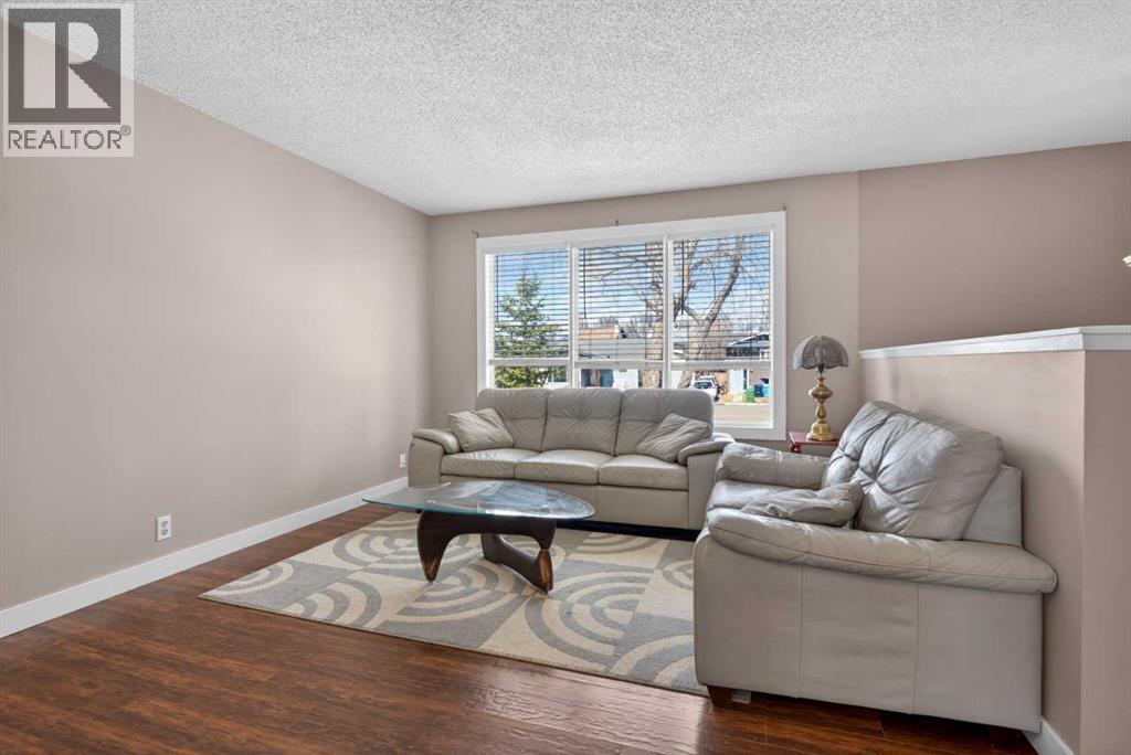 32 Fallingworth Court NE, Calgary, Alberta  T3J 1G4 - Photo 14 - A2301348