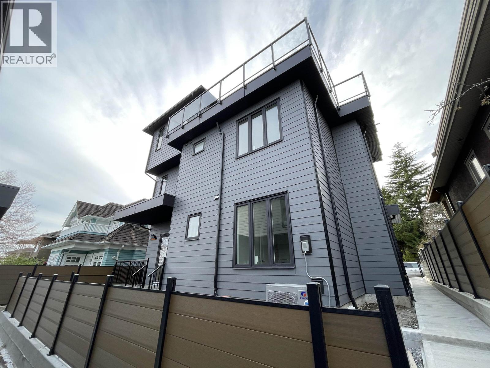 2 2452 HARRISON DRIVE, Vancouver, British Columbia