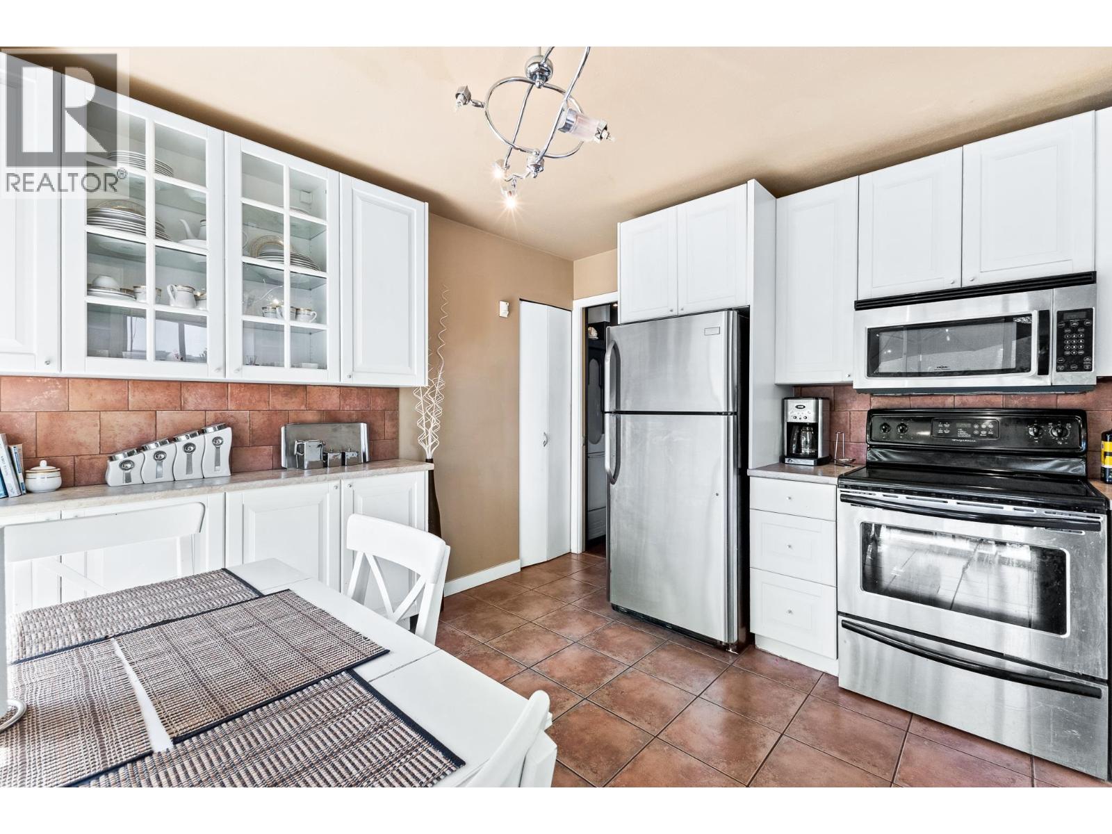 2934 Heckbert Place, Coquitlam, British Columbia  V3C 5B2 - Photo 8 - R3110878