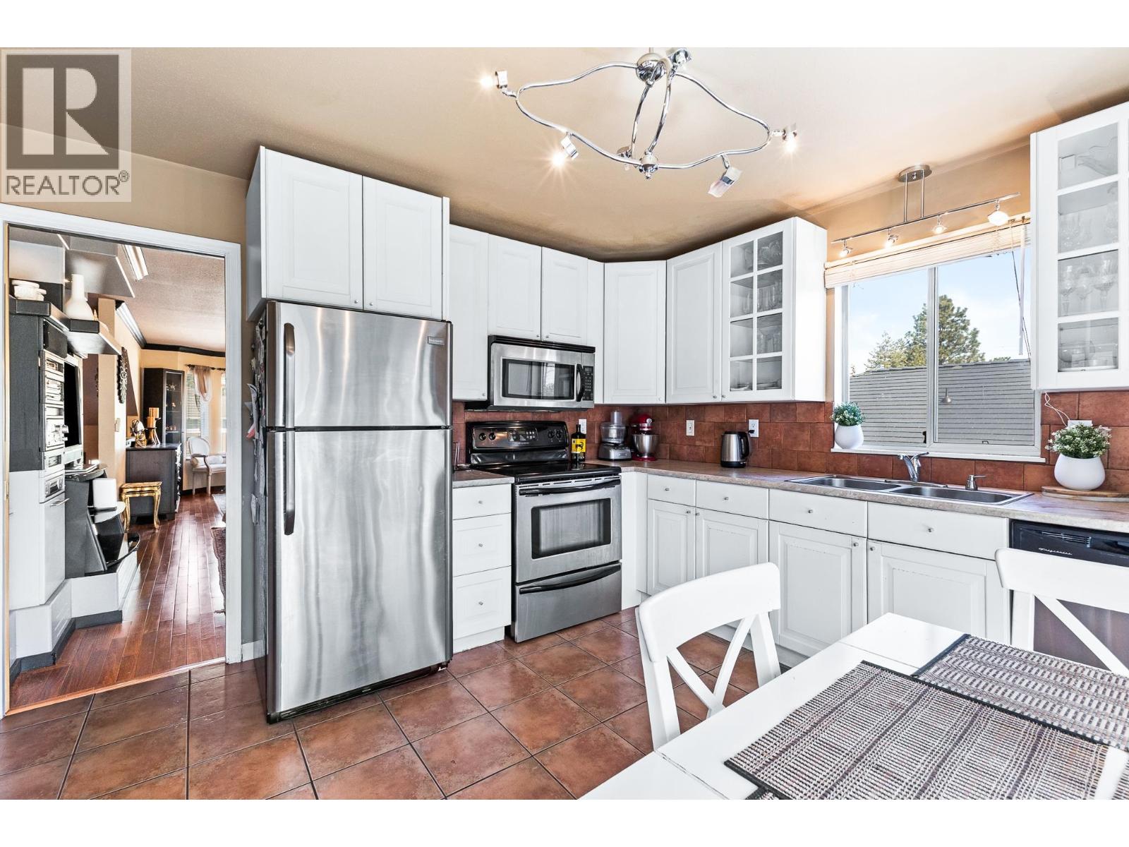 2934 Heckbert Place, Coquitlam, British Columbia  V3C 5B2 - Photo 7 - R3110878