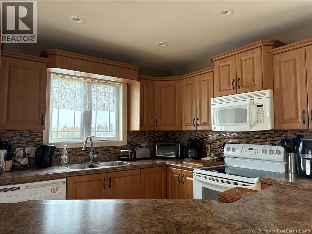 78 Rue Des Champs, Pointe-Verte, New Brunswick  E8J 2V4 - Photo 8 - NB136240