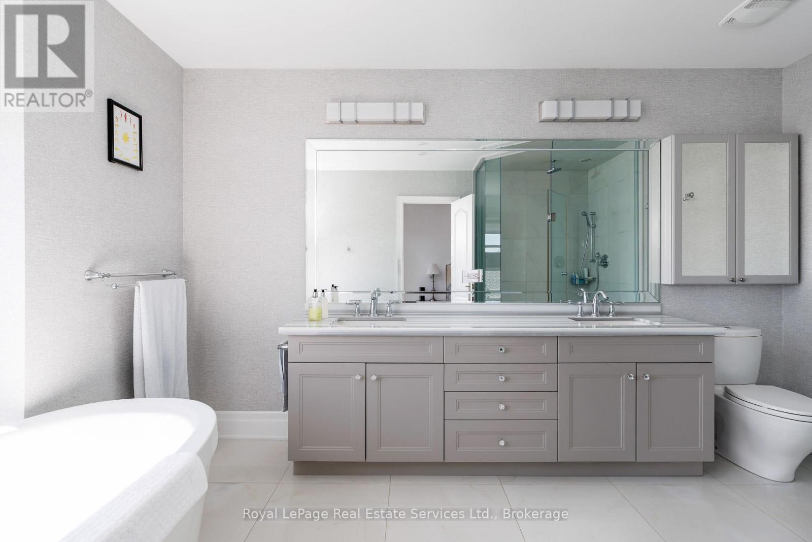 214 Dorval Drive, Oakville, Ontario  L6K 0H3 - Photo 20 - W12994290